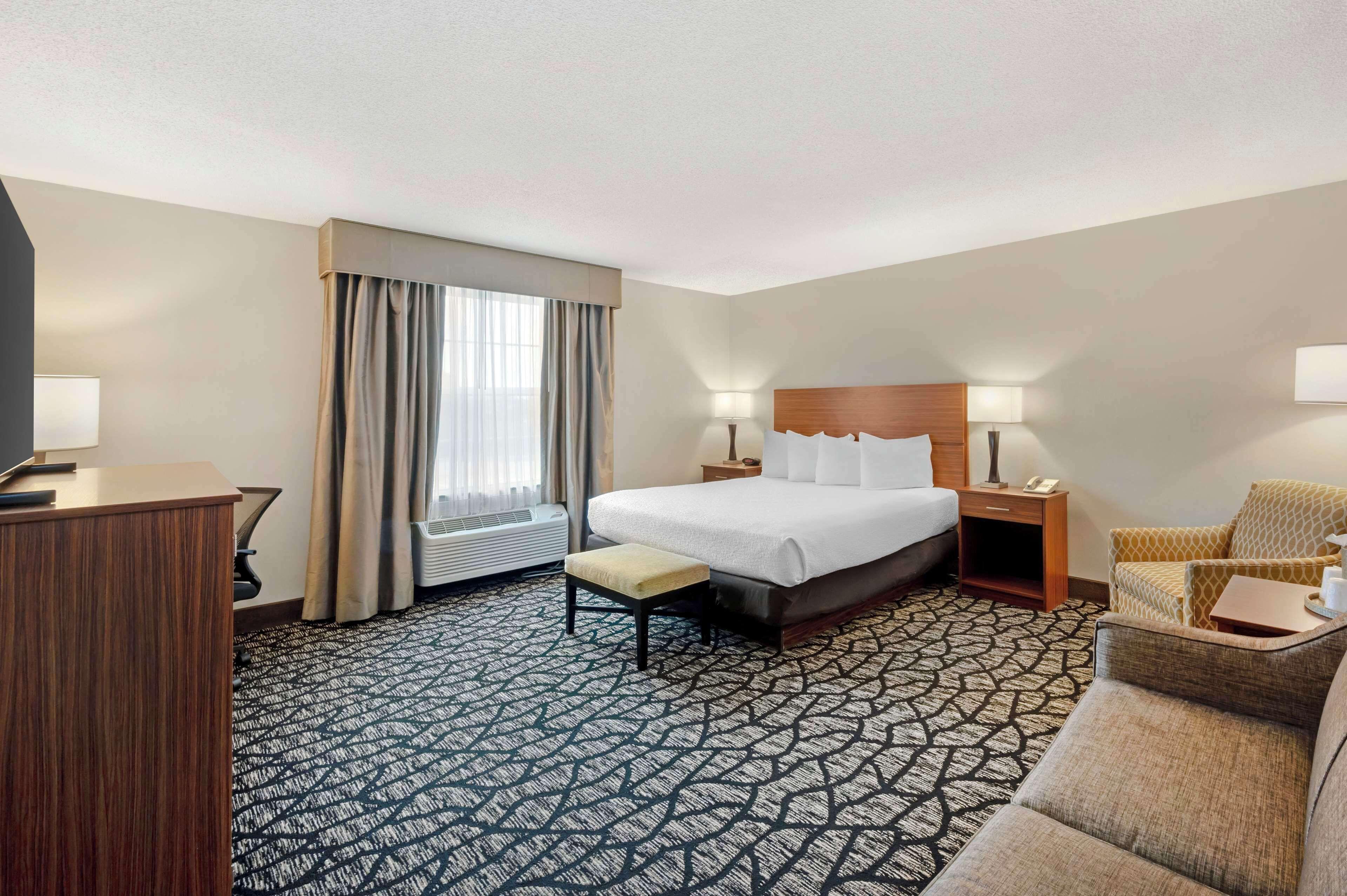 King Bed Room with Spa Bath