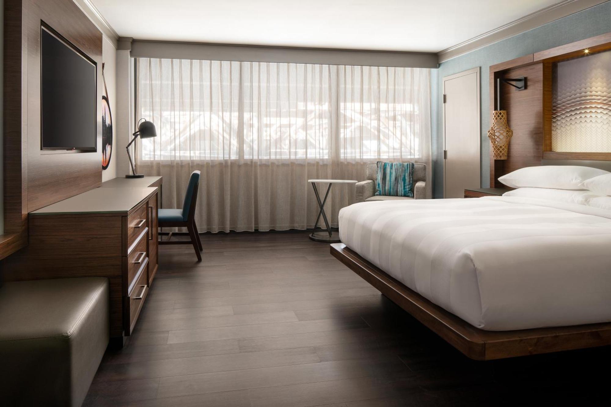 King Guest Room,1387977188:JPEG