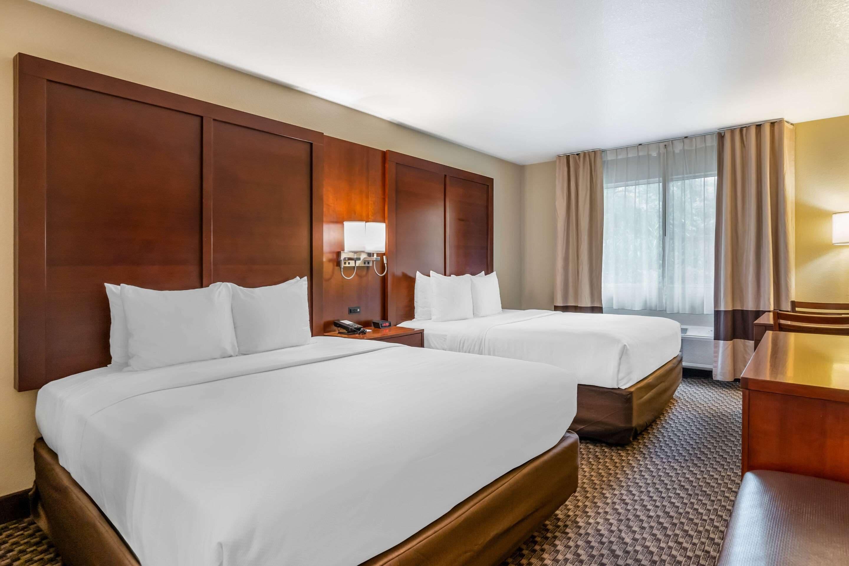 Queen Room with Two Queen Beds - Non-Smoking