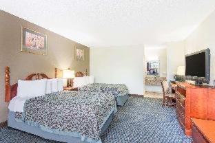 Deluxe Double Room Two Double Beds Non-Smoking,53988121:JPEG