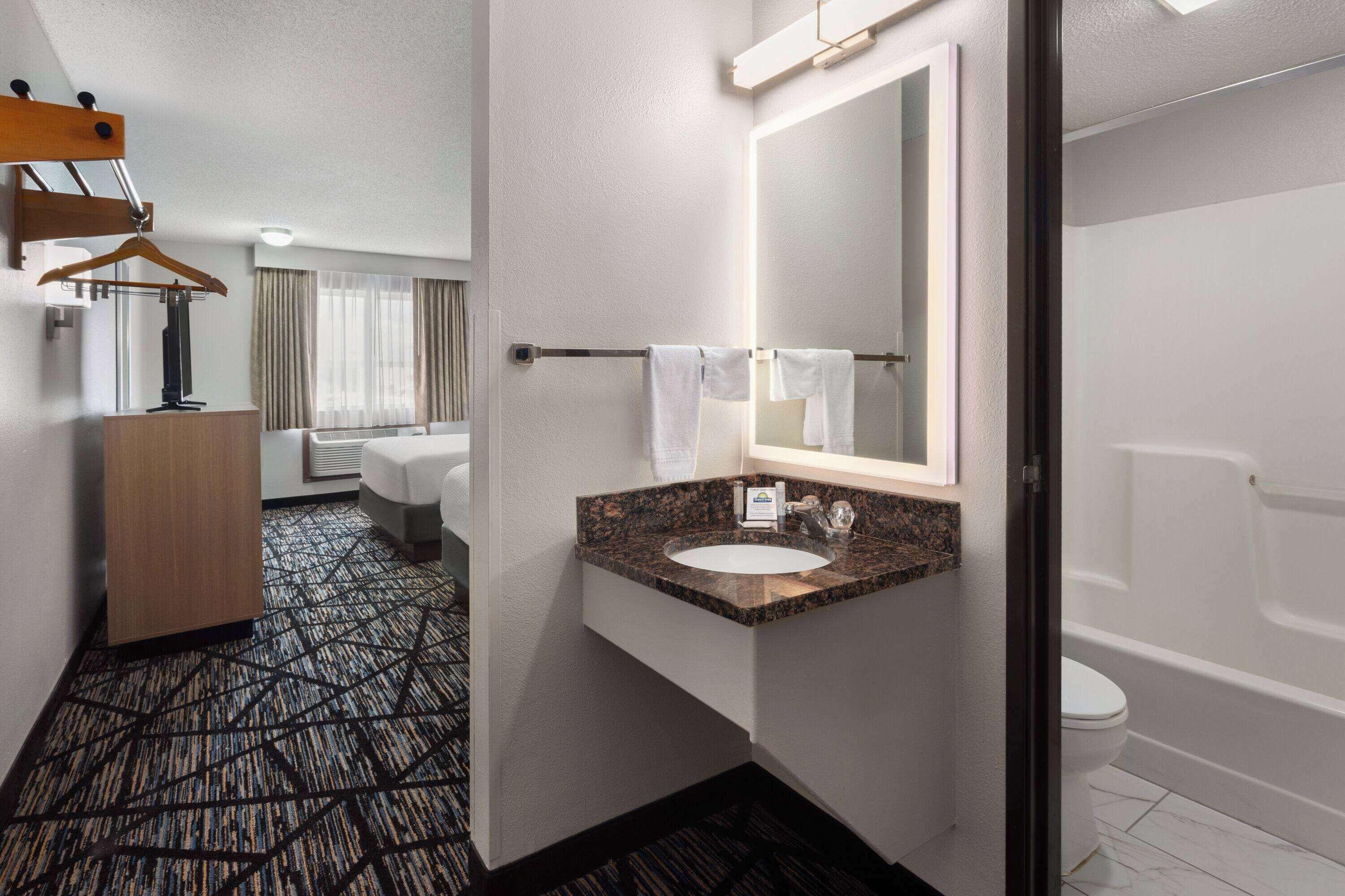 Queen Room with Two Queen Beds - Non-Smoking