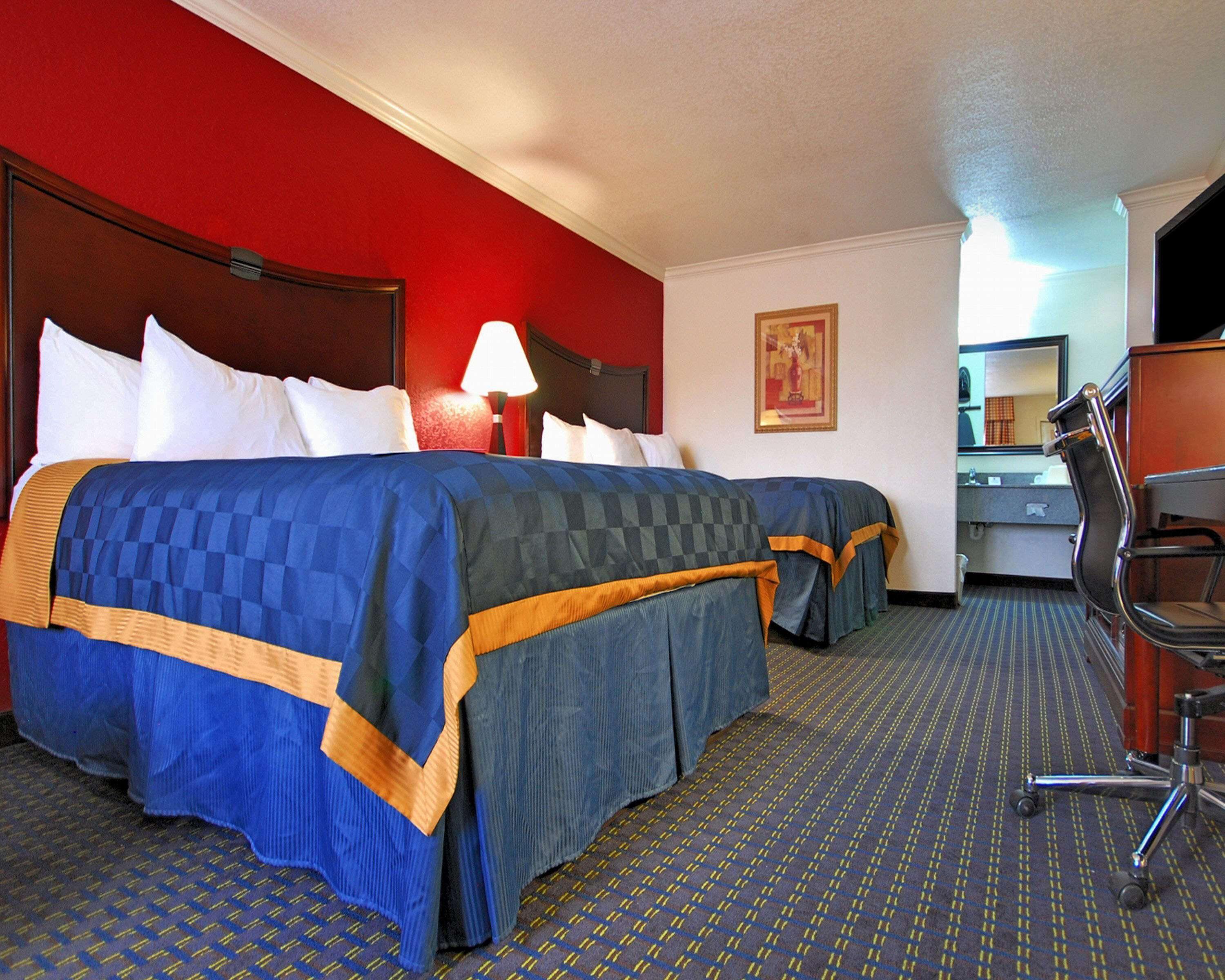 Queen Room with Two Queen Beds - Non-Smoking