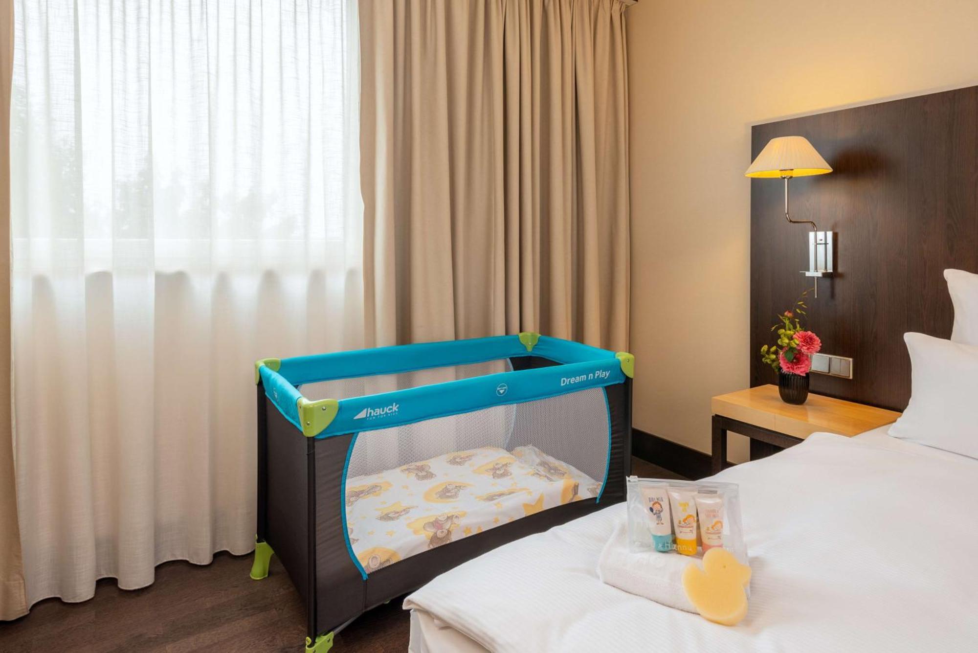 Standardzimmer mit Zustellbett (2 Erwachsene + 1 Kind)