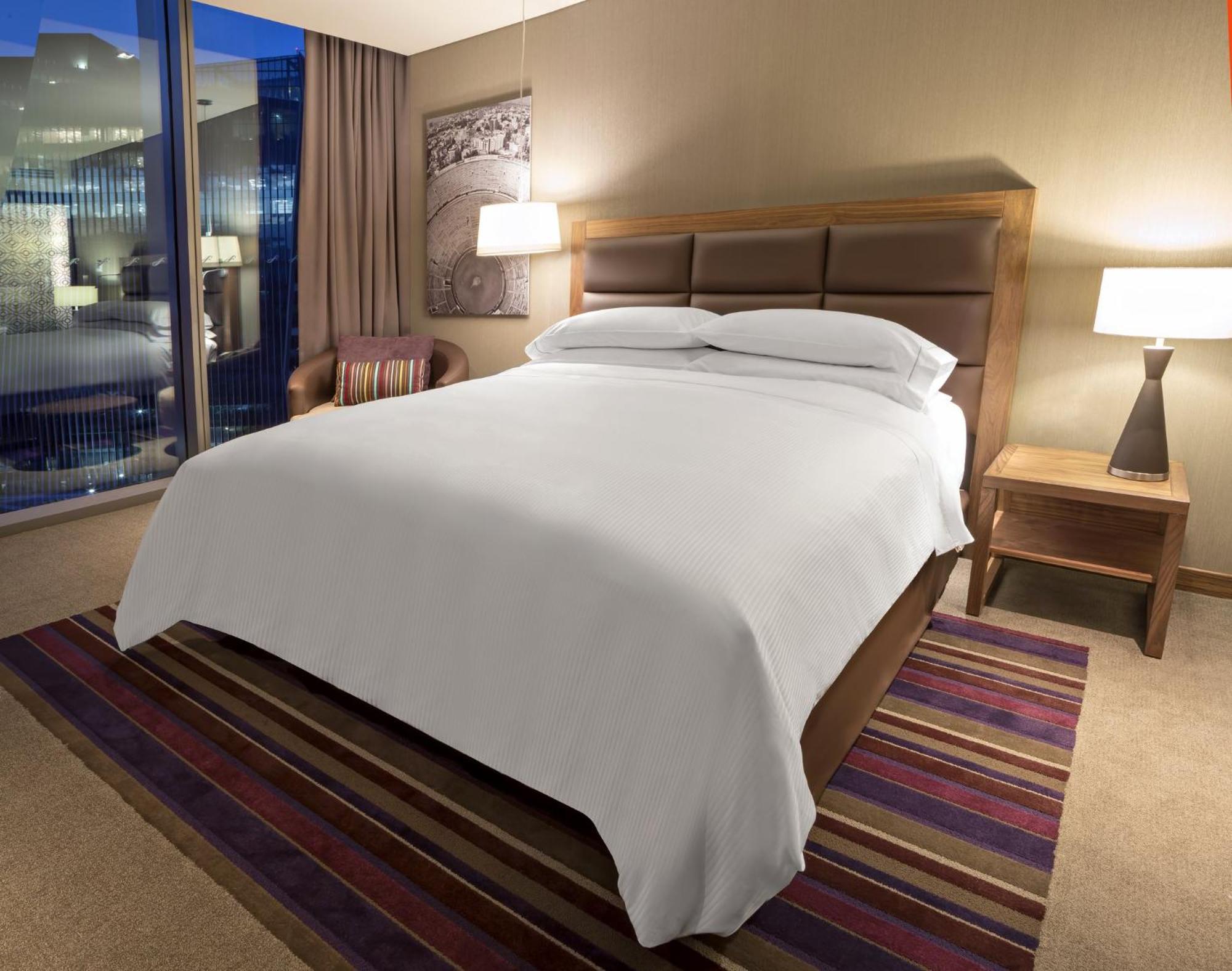 Deluxe Room,1706907690:JPEG