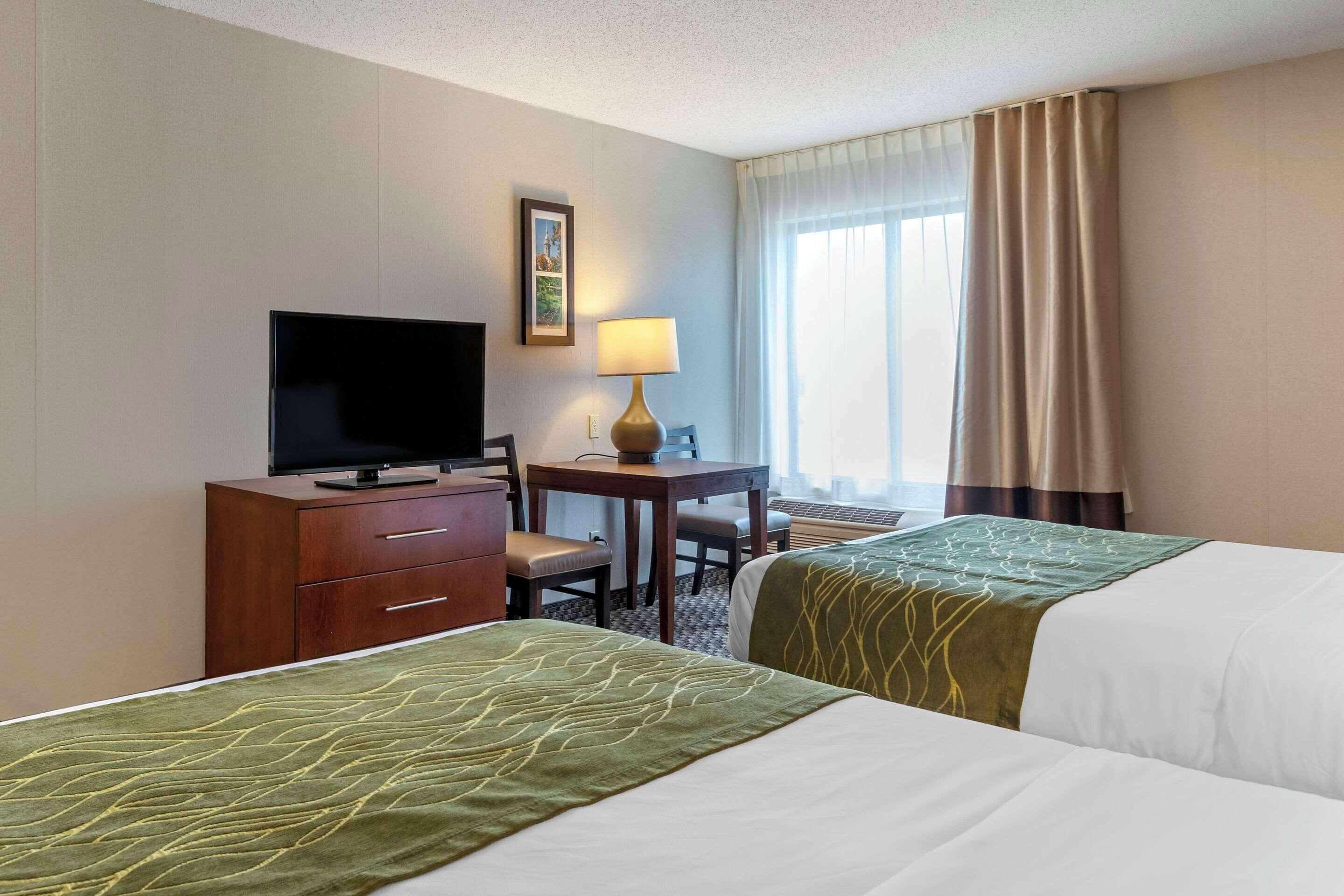 Queen Room with Two Queen Beds - Non-Smoking
