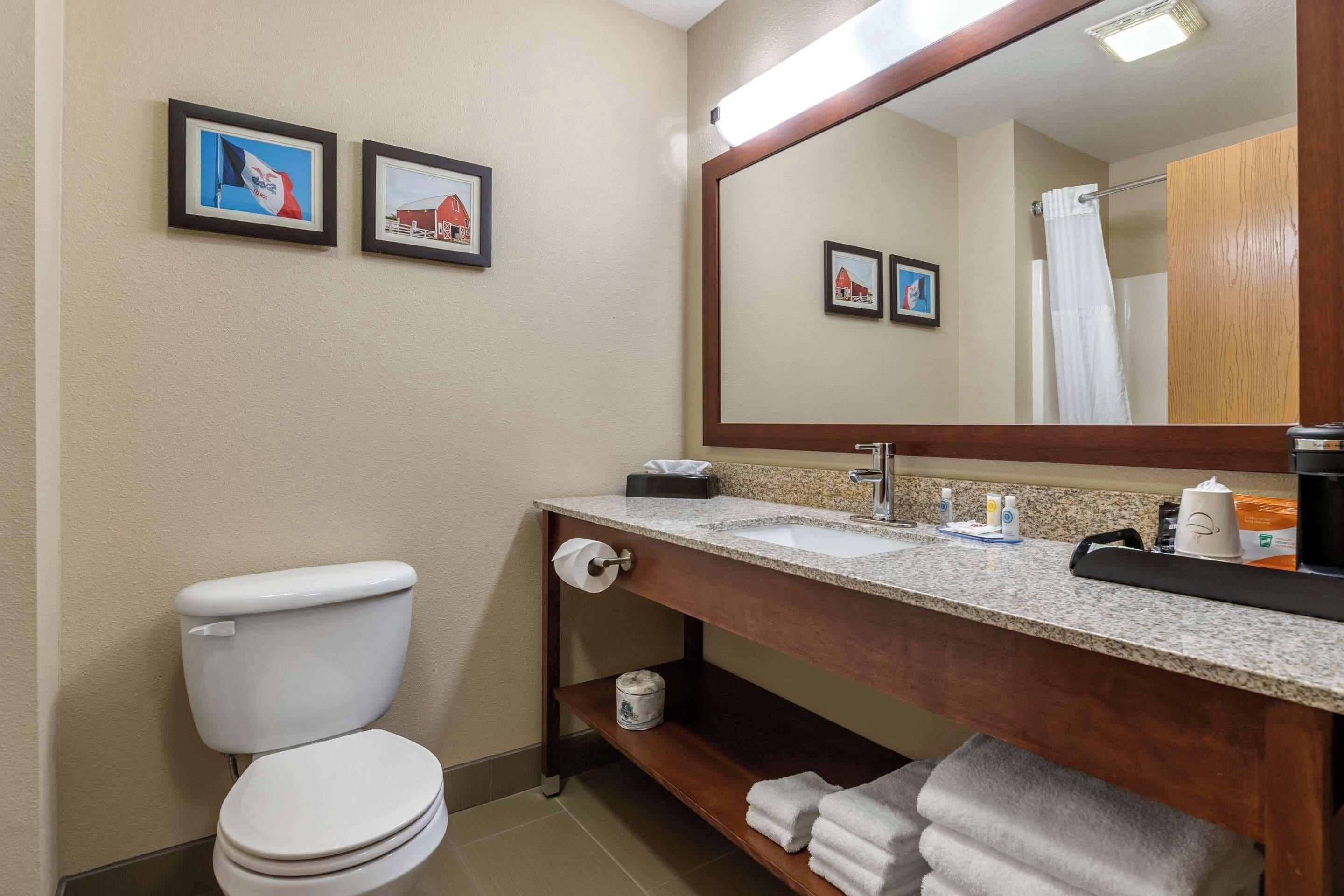 Queen Room with Two Queen Beds - Mobility Accessible/Non-Smoking