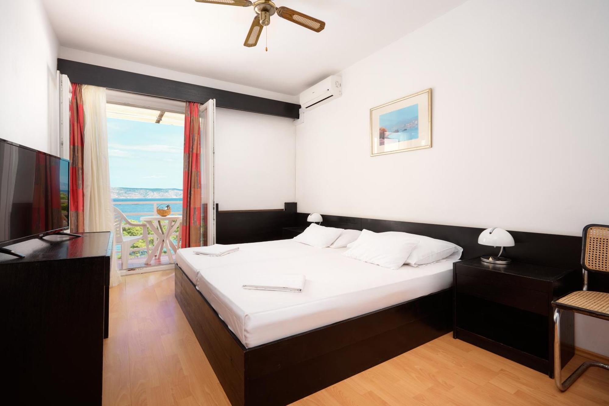 Standard Doppel- oder Zweibettzimmer mit Meerblick und Balkon