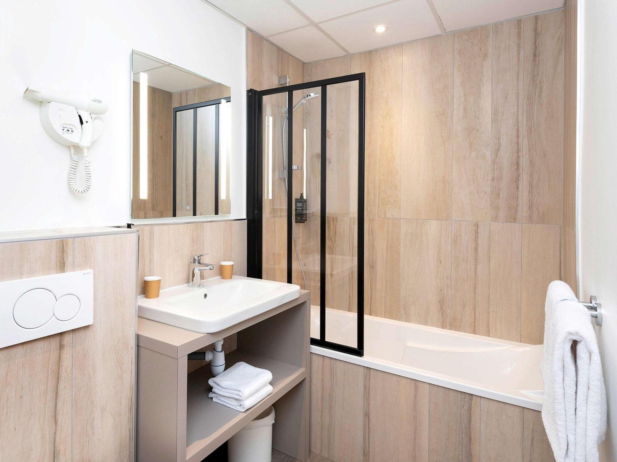 Chambre Double Standard avec 1 Lit Double et 1 Lit Simple Lit - Non-Fumeurs
