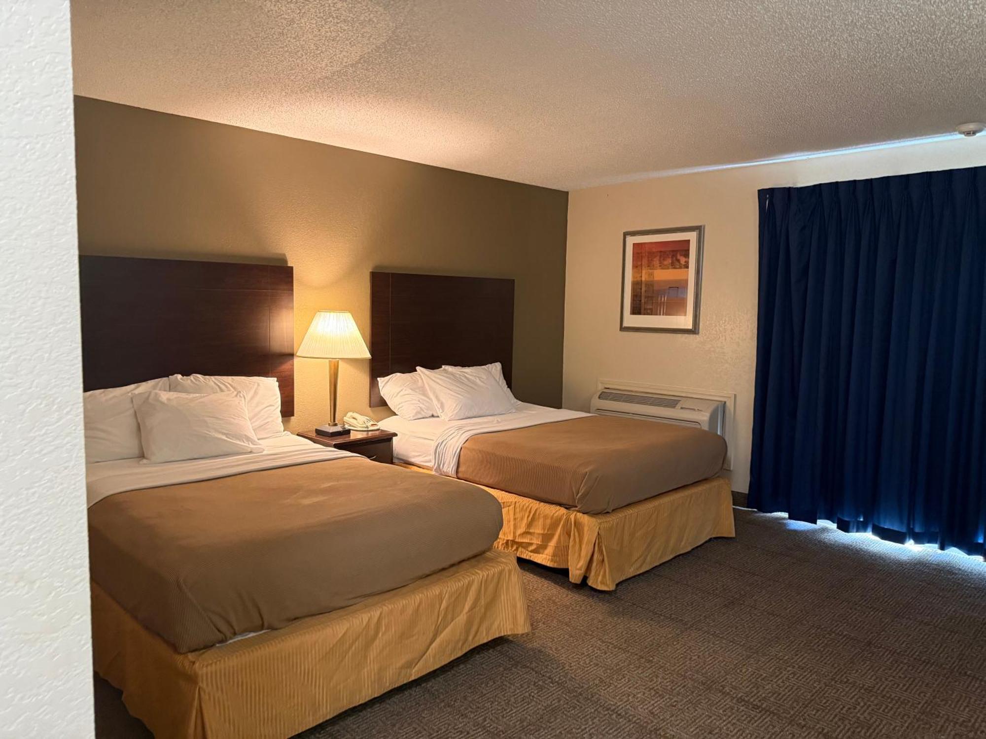 2 Double Beds