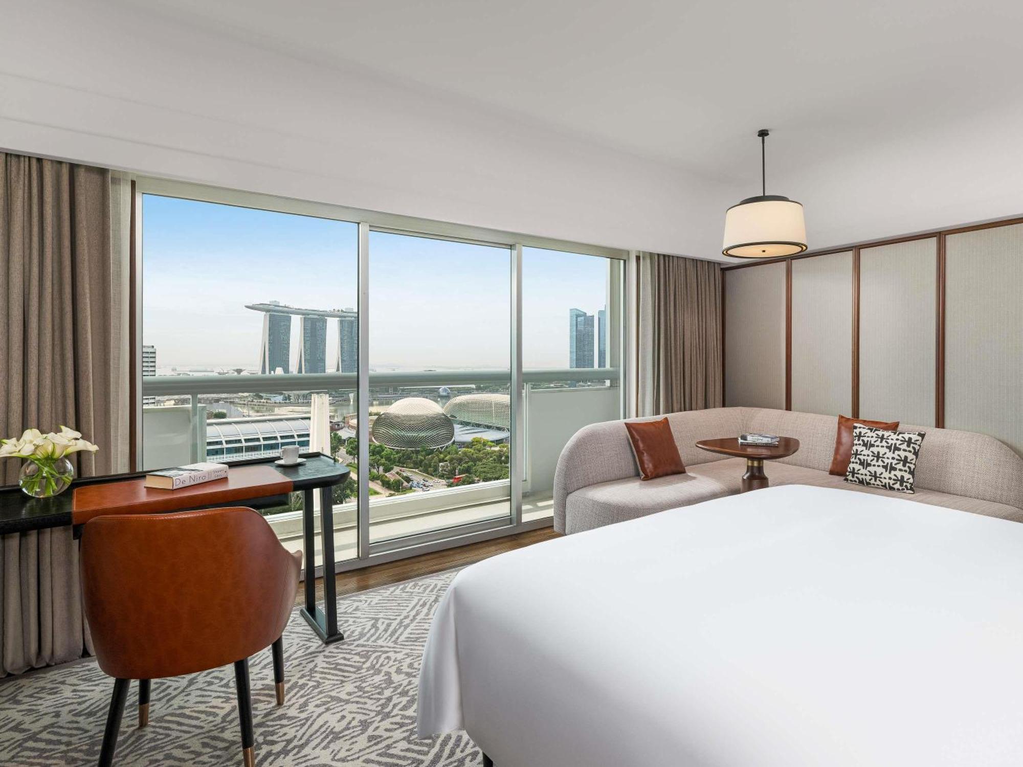 Deluxe Marina Bay, 1 King, Balcony, Marina Bay View,1742626699:JPEG