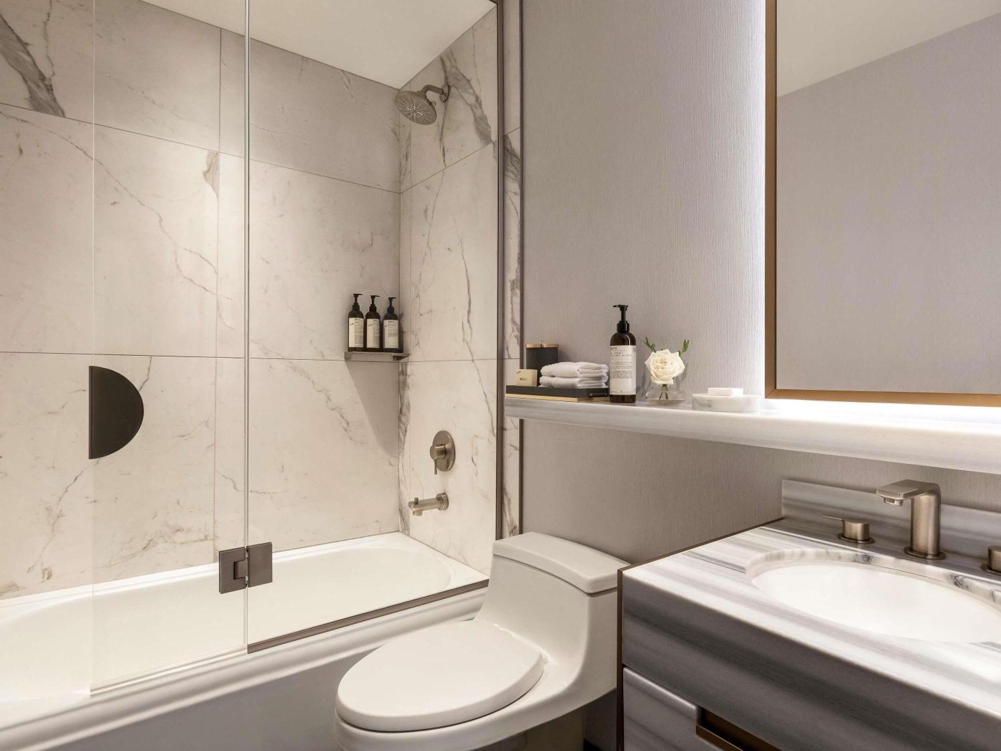 Junior King Suite
