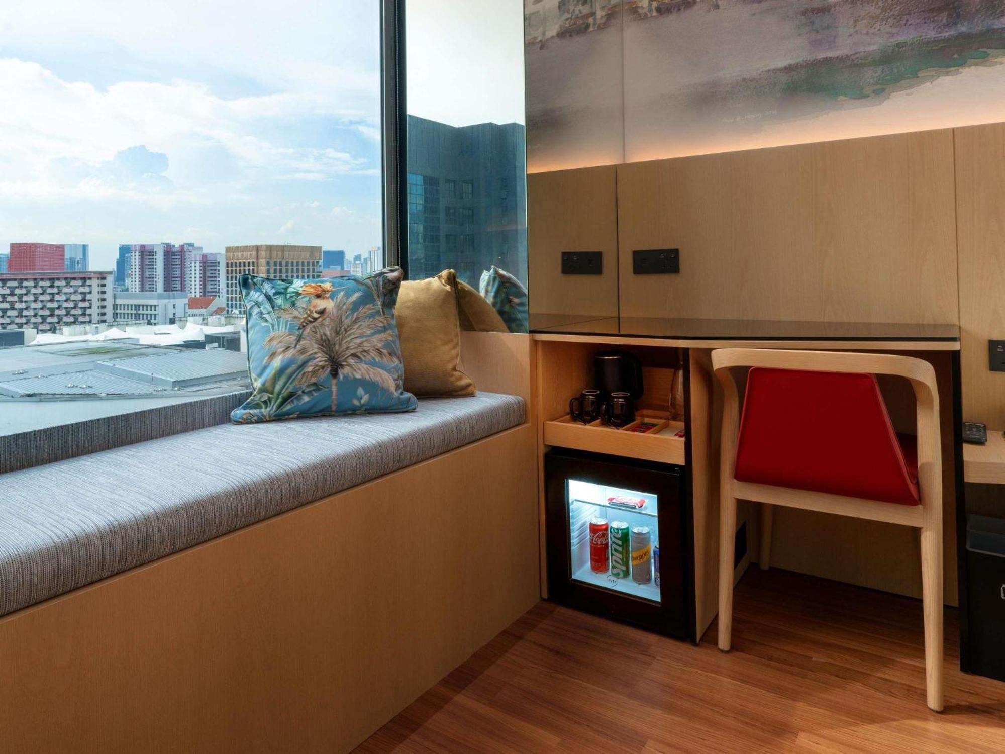 Deluxe-Zimmer, 1 Kingsize-Bett, Nichtraucher, Kühlschrank und Mikrowelle