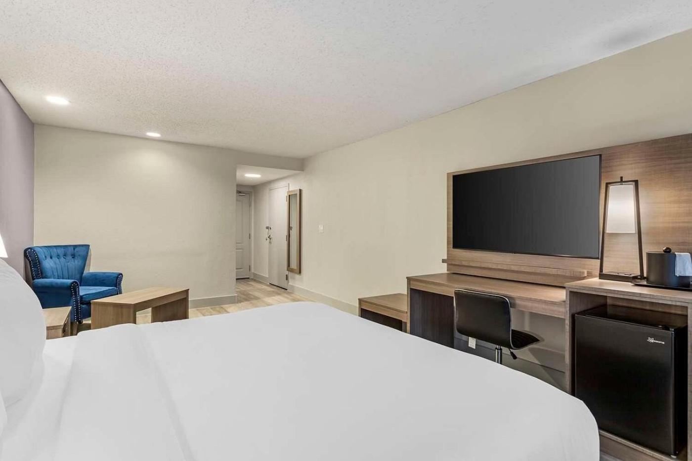 Standard King Room - Accessible