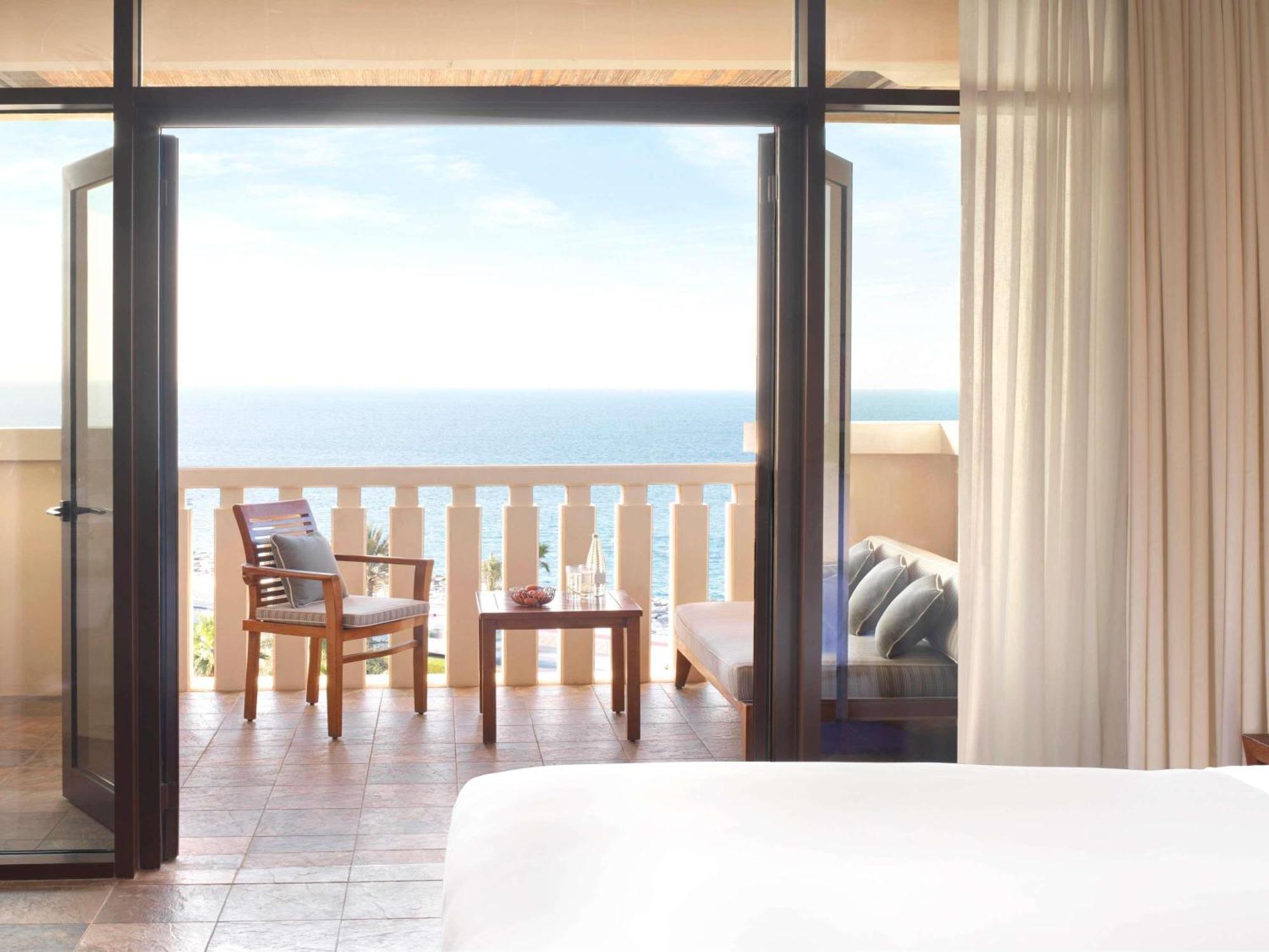 Opera Suite met 2 Slaapkamers en 2 Kingsize Bedden - Uitzicht op Zee - Toegang tot de Club