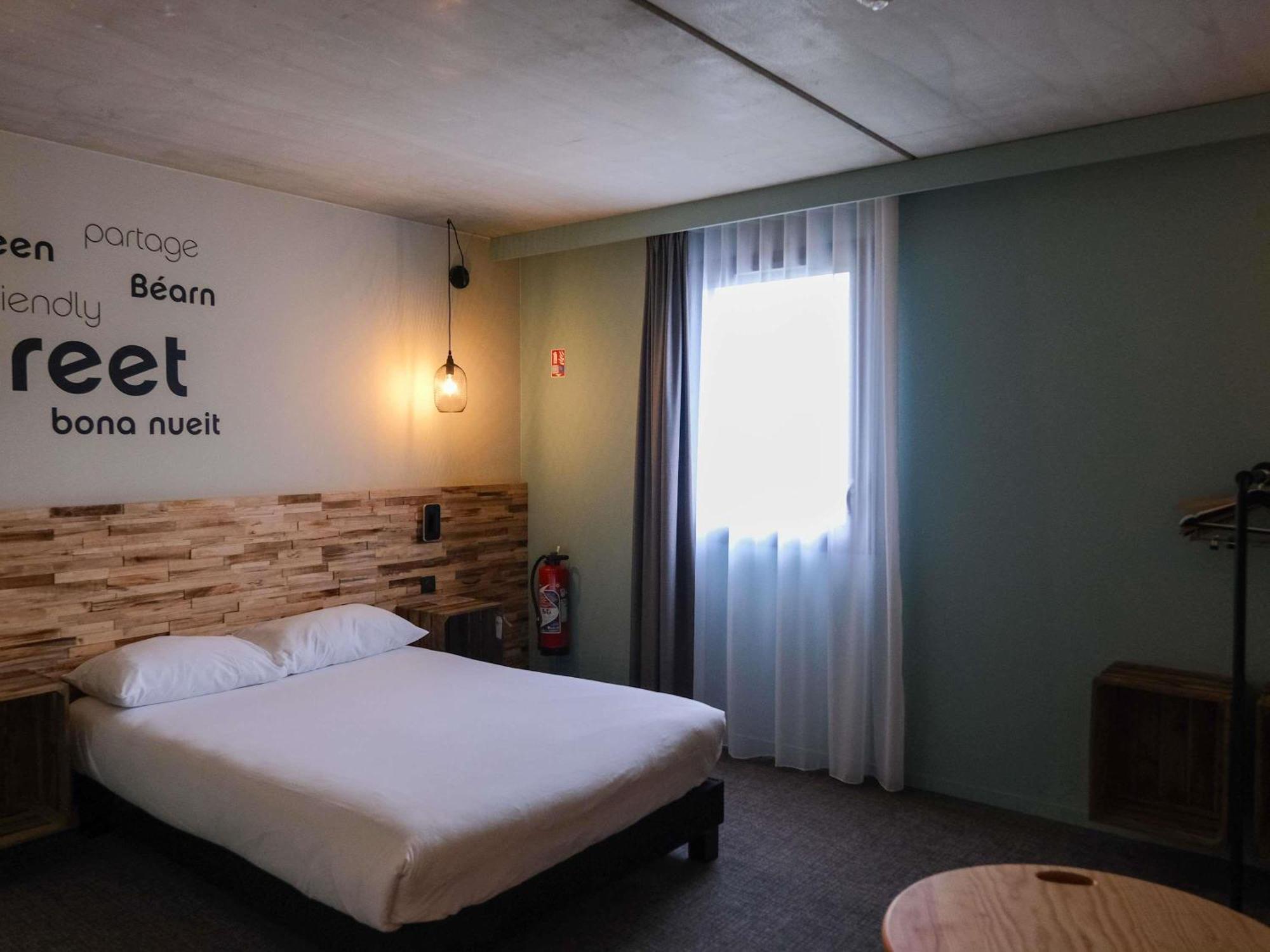 Chambre Double Accessible aux Personnes à Mobilité Réduite