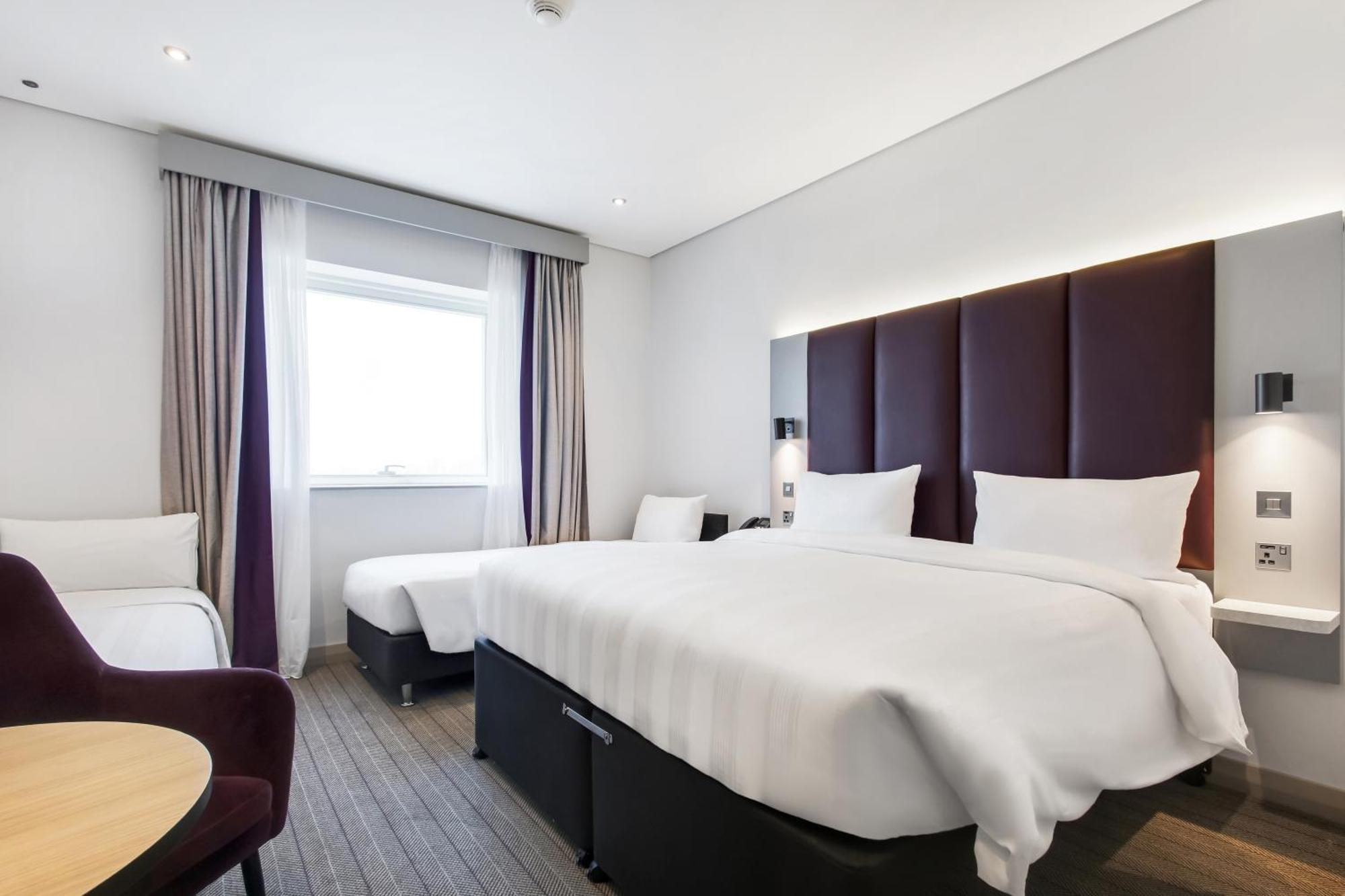 New Style Family Room Non Smoking DXB Airport Shuttle Every 30min to T1&3,1722912865:JPEG