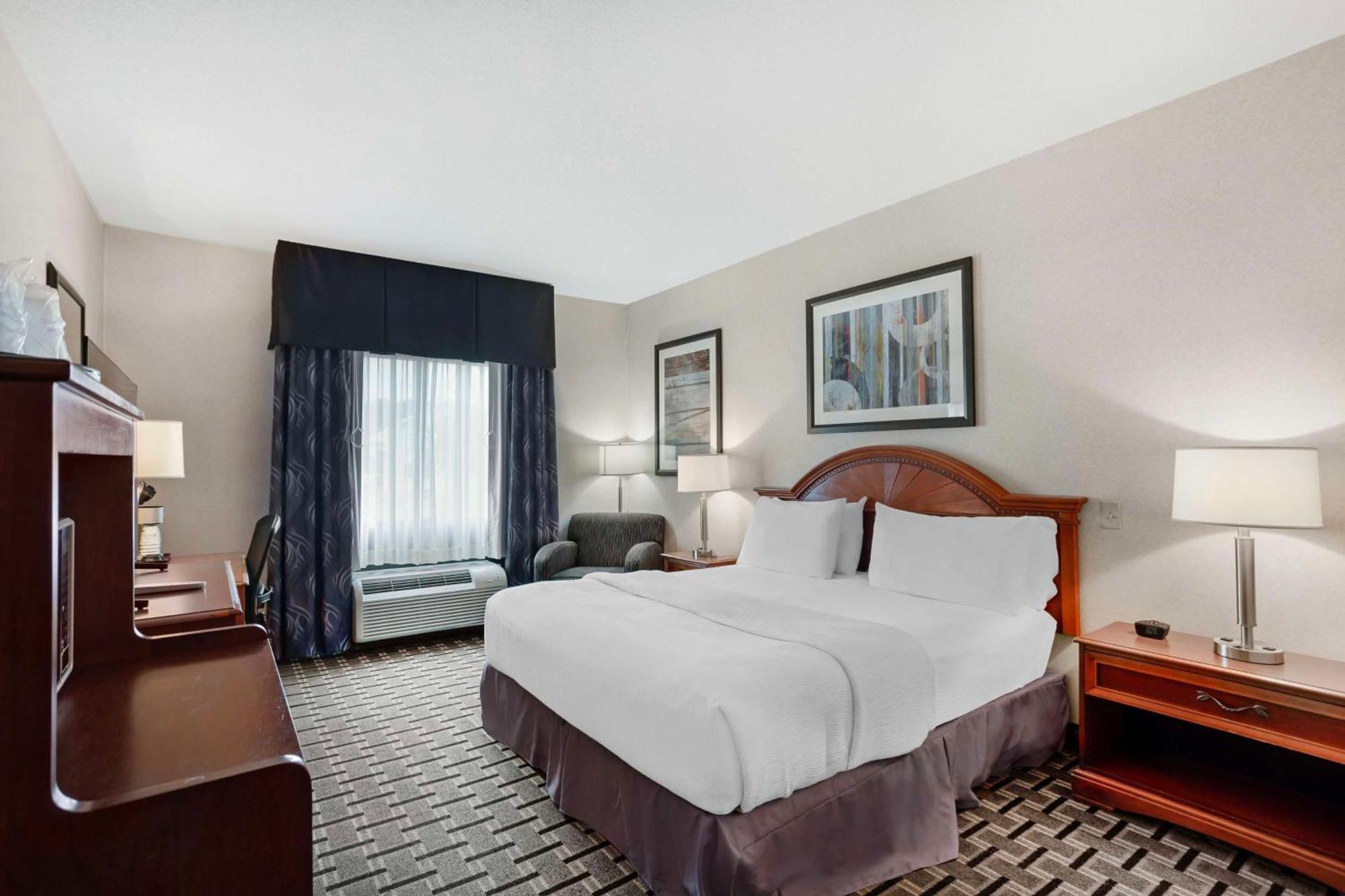 King Room with Hot Tub