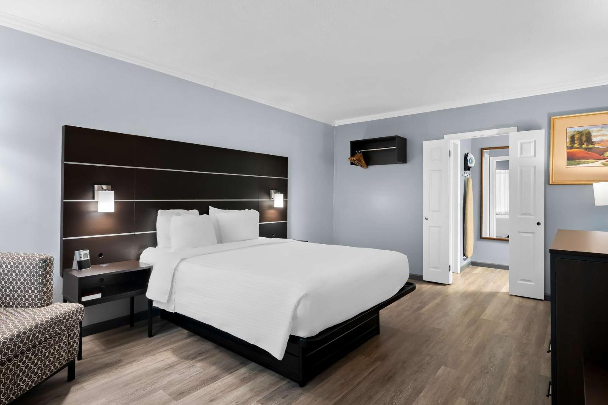 Business Queen Room - Non-Smoking