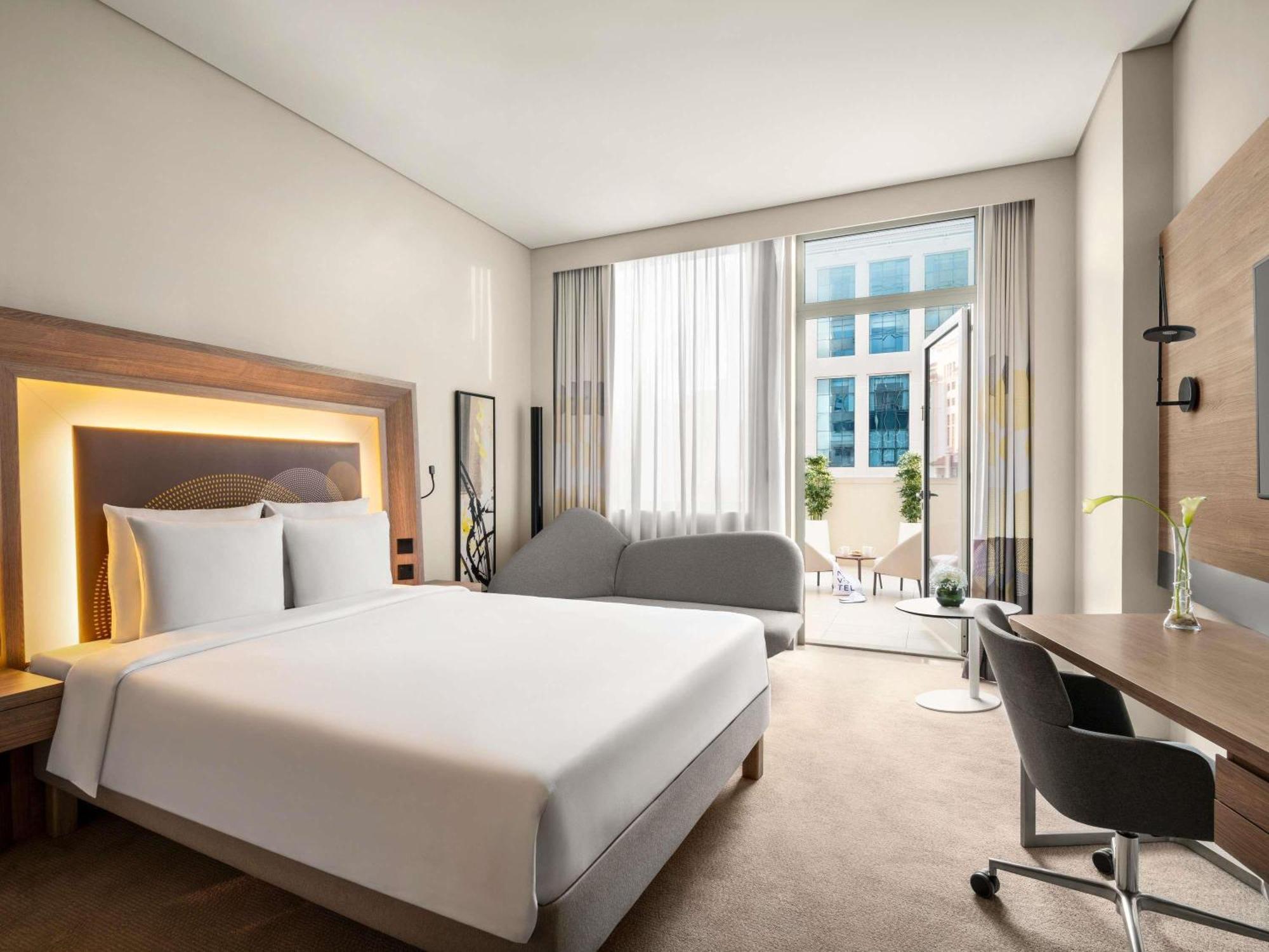 Deluxe Zimmer mit 1 Doppelbett, 1 Schlafsofa und Balkon