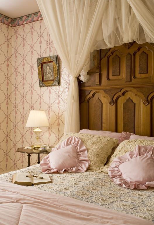 Country Fair Room