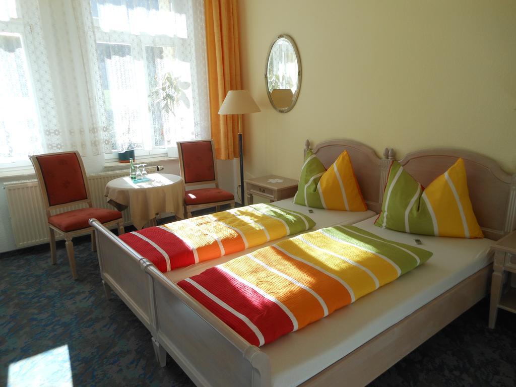 Doppelzimmer mit Balkon