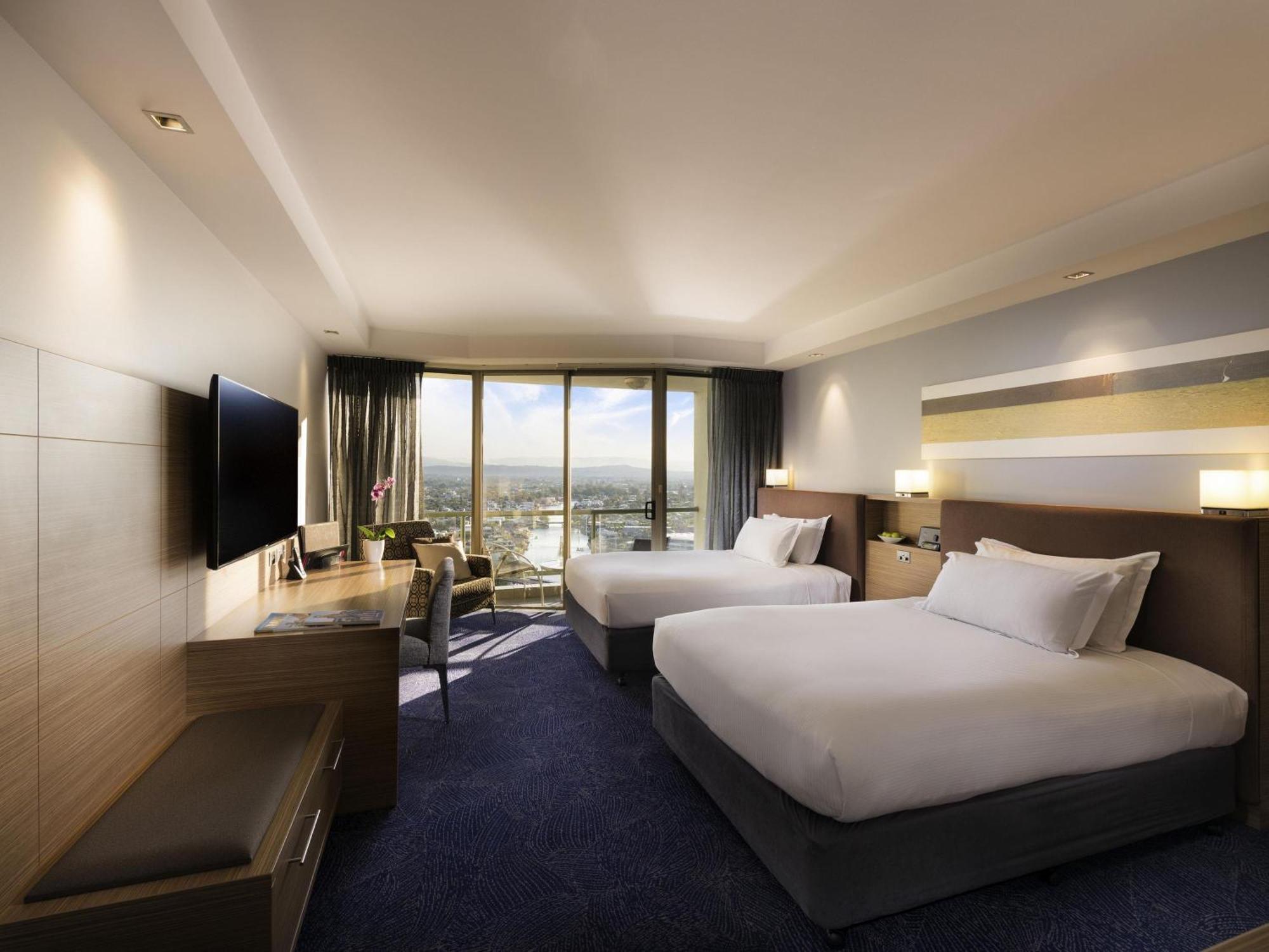 Classic Double Room with City View and Two Double Beds