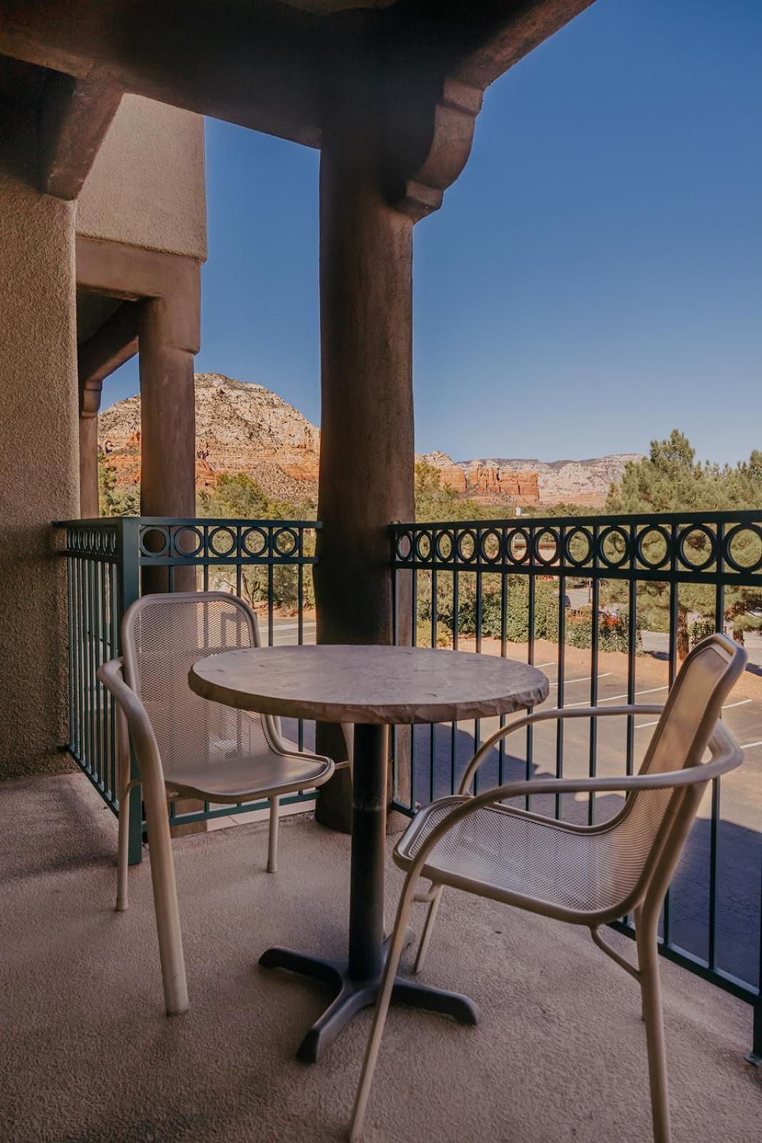 Scenic King Fireplace Escape