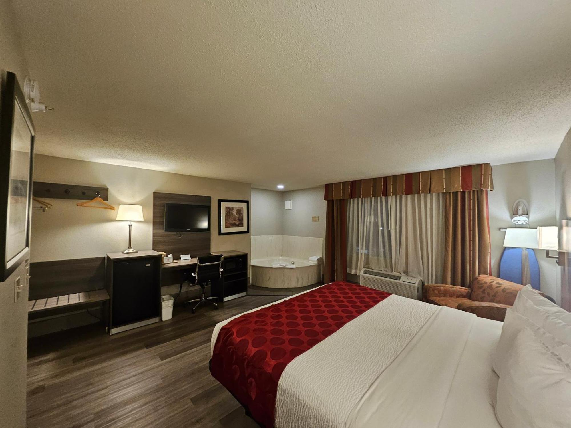 1 King Bed, Studio Suite, Non-Smoking