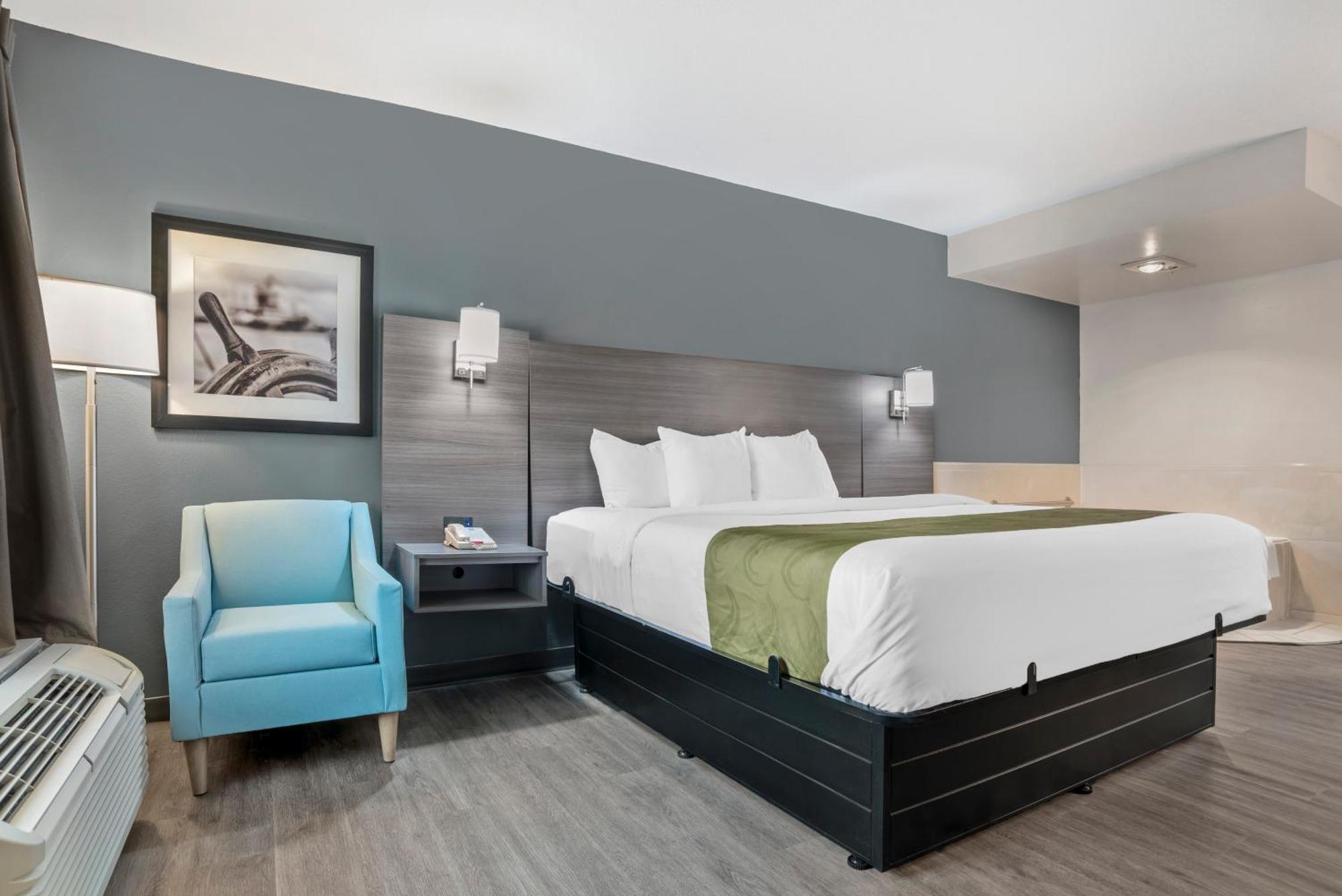 King Room with Whirlpool - Non-Smoking