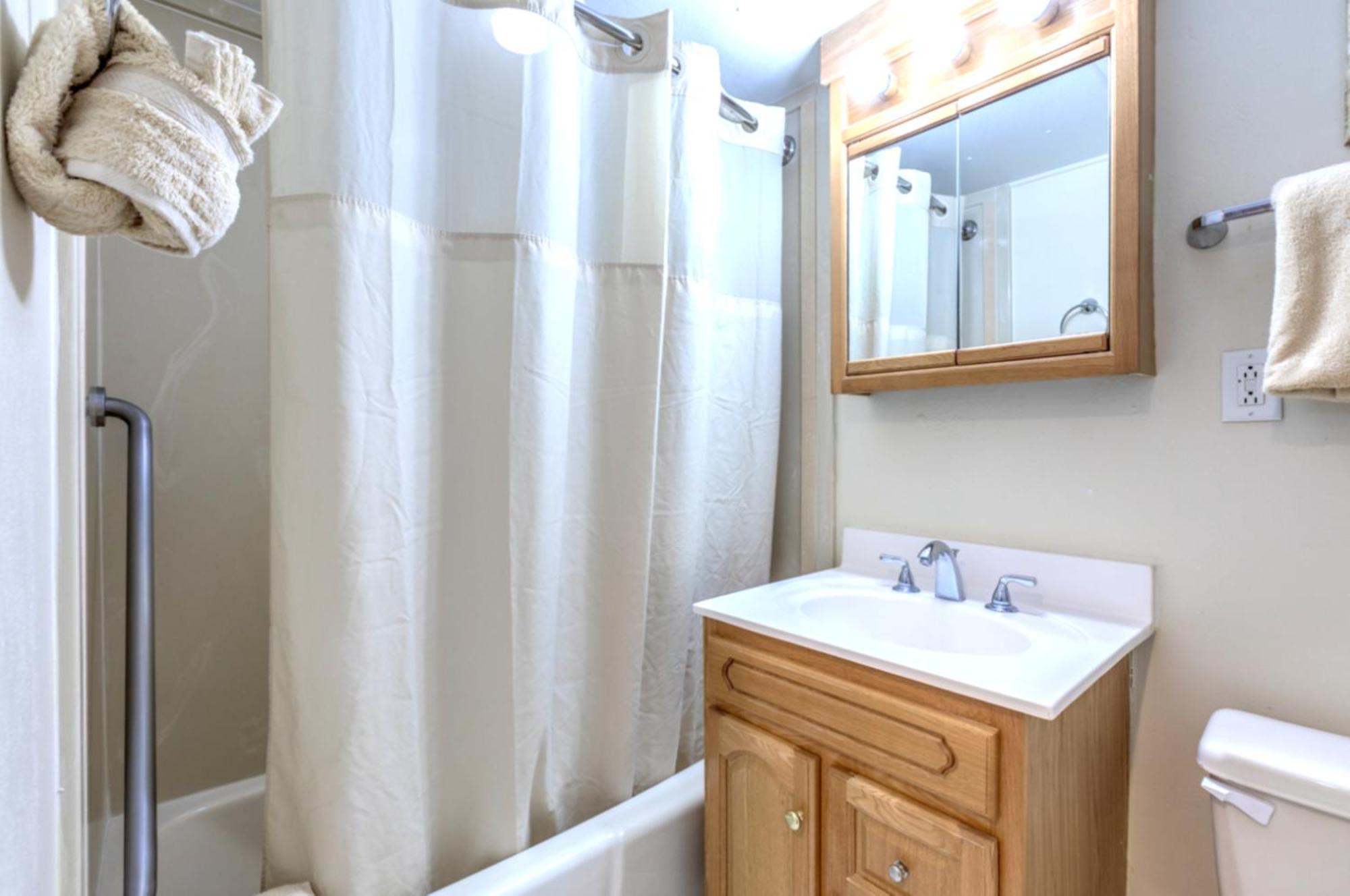 One-Bedroom Apartment,1731750193:JPEG