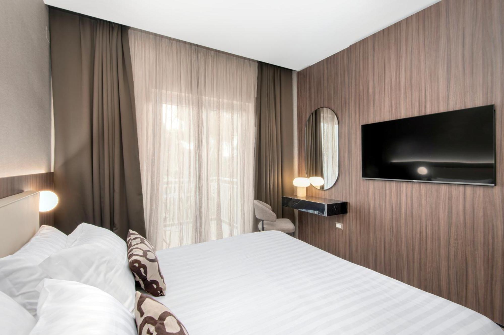 Standard Double or Twin Room,1739369845:JPEG