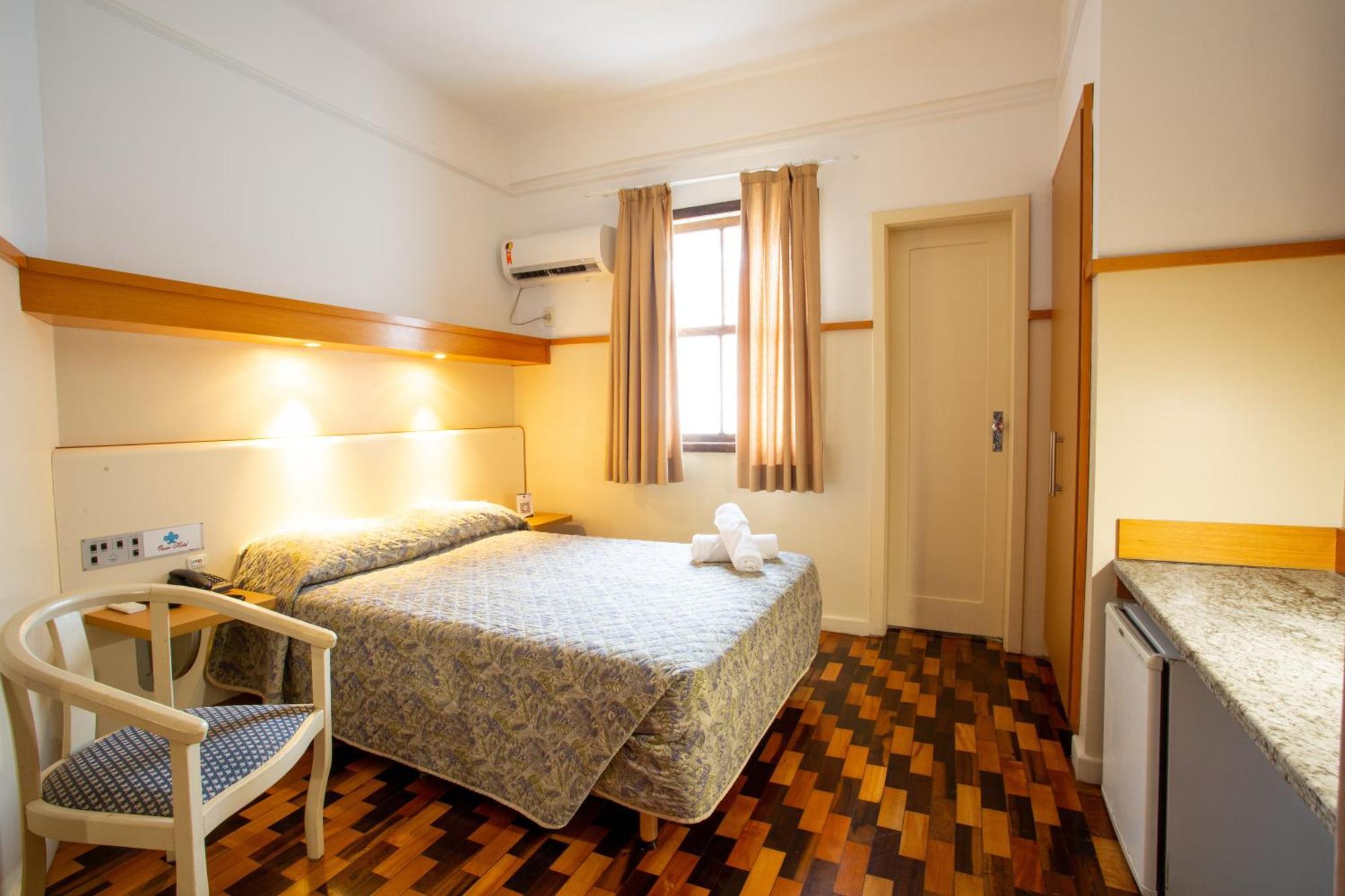 Quarto Duplo