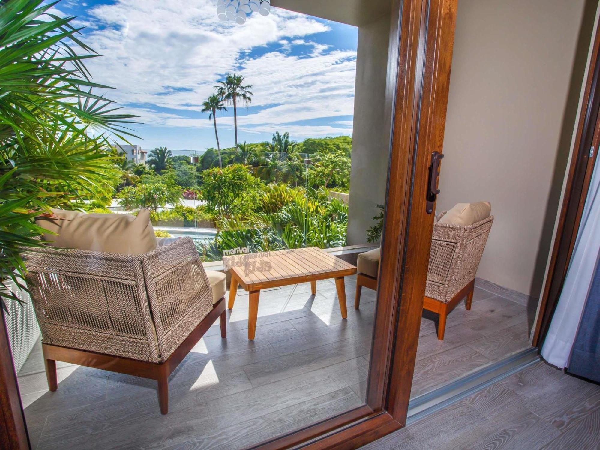 Junior King Suite with Jungle View (Adults Only)