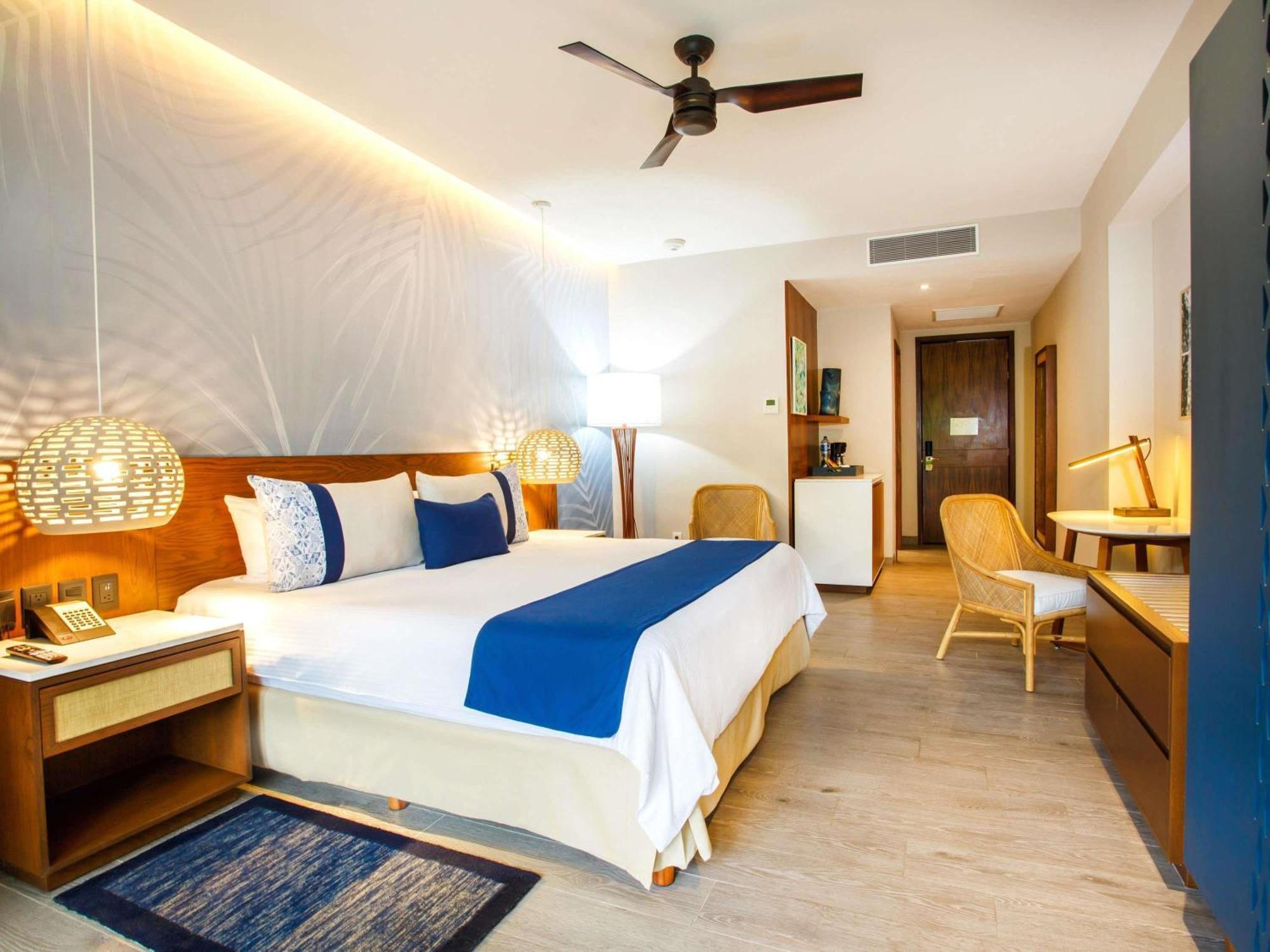 Adults Only Allure King Room with Swim Out Access