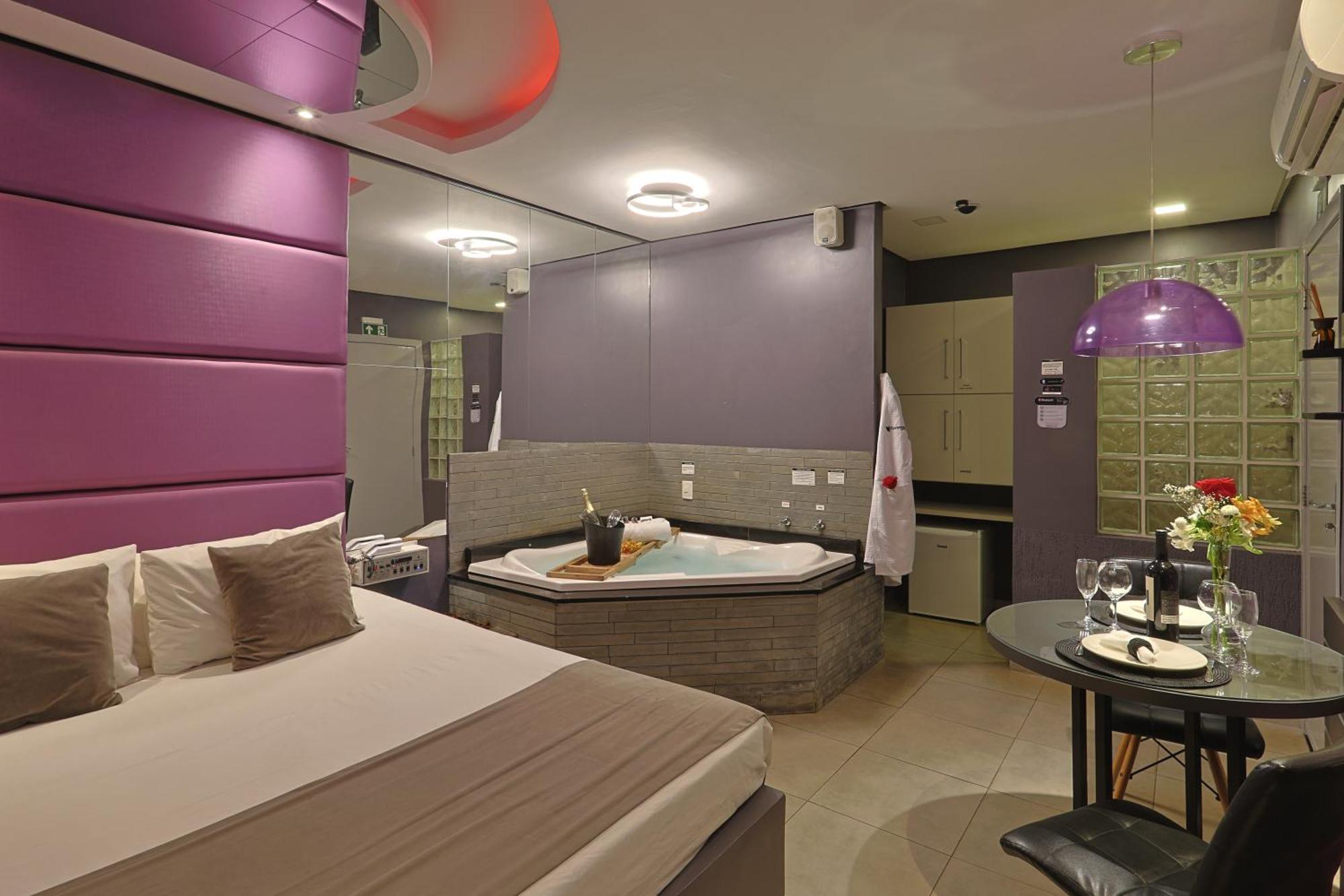 Quarto Duplo com Banheira de Hidromassagem