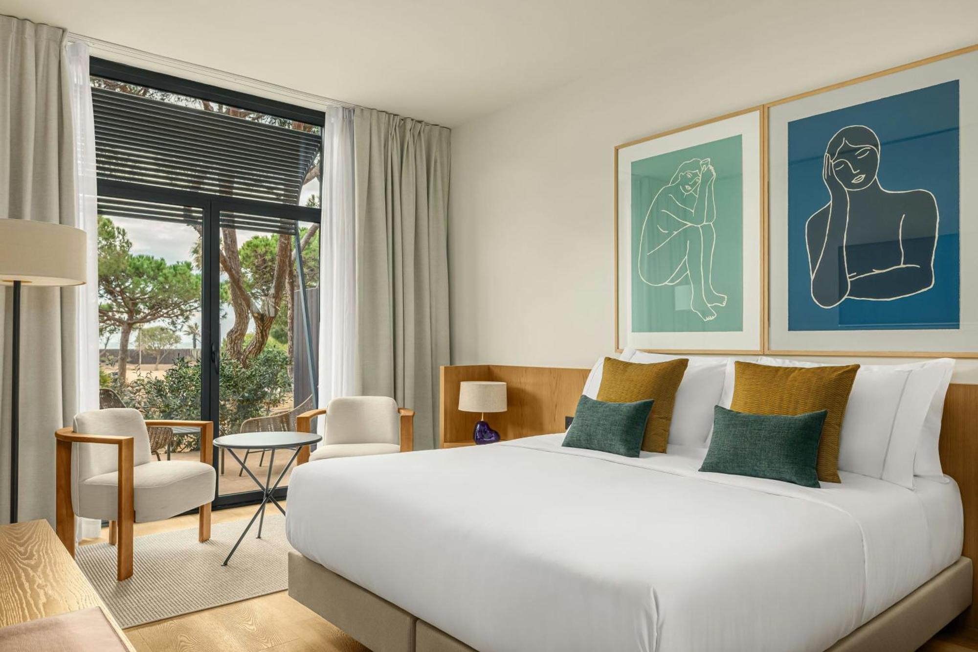 Premium King Room with Garden Access and Garden View,1742583647:JPEG