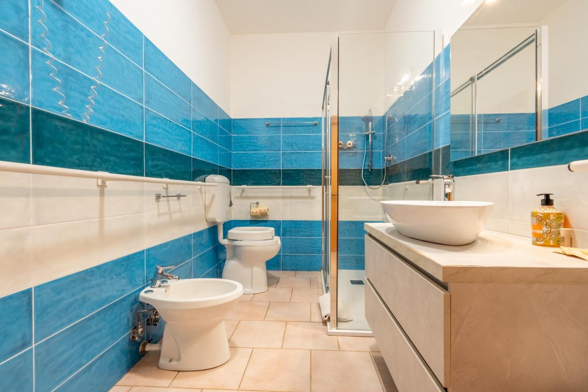 Camera Comfort Matrimoniale/Doppia con Letti Singoli
