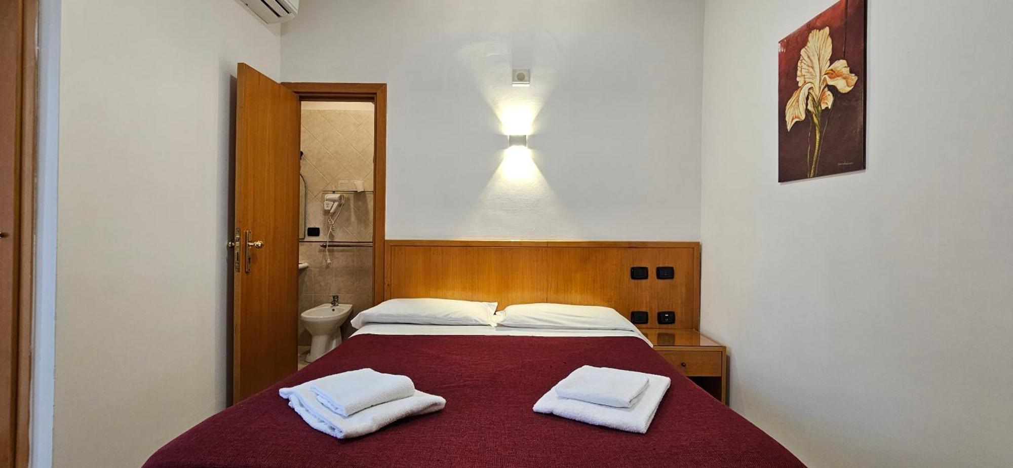 Double Room,1742588459:JPEG