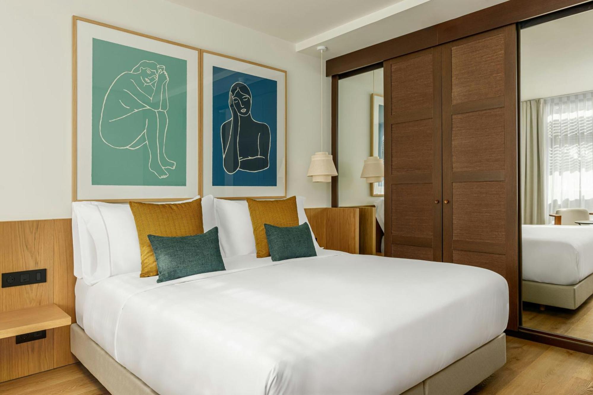 Standard King Room with Sea View,1742589434:JPEG