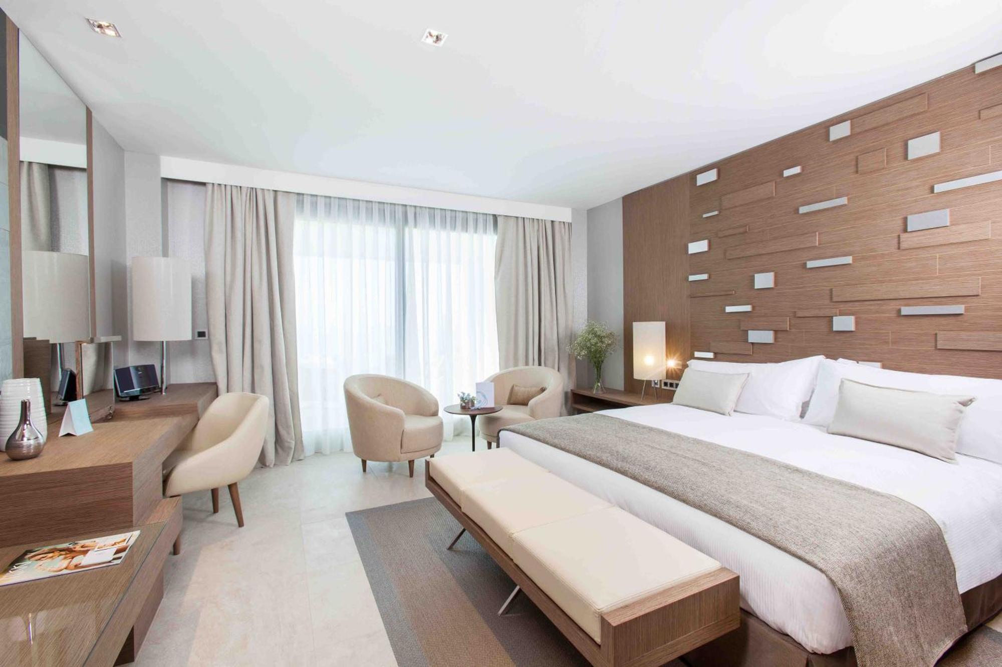 Oasis Deluxe Room