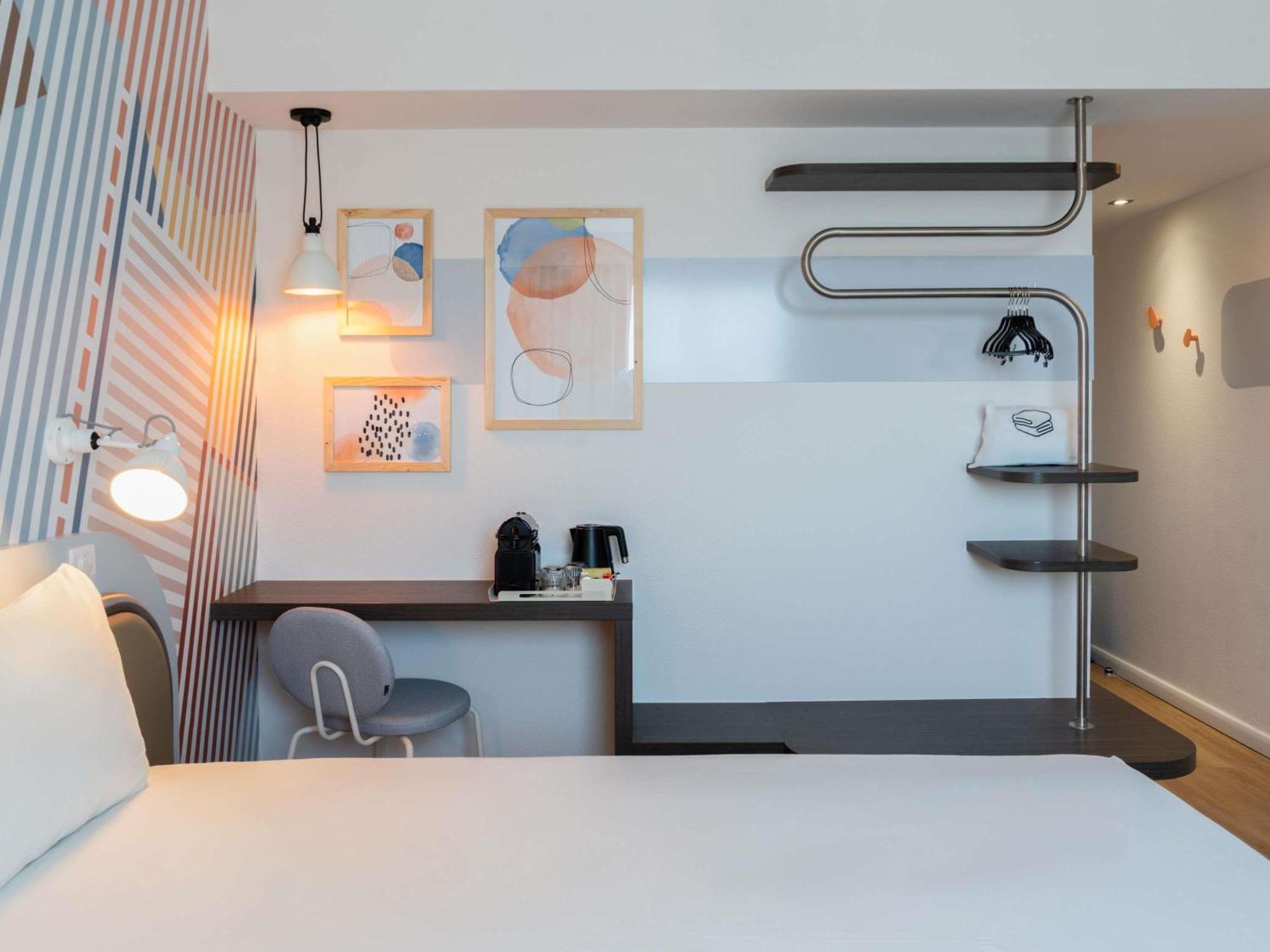 Chambre Supérieure avec 1 Lit Double et Canapé