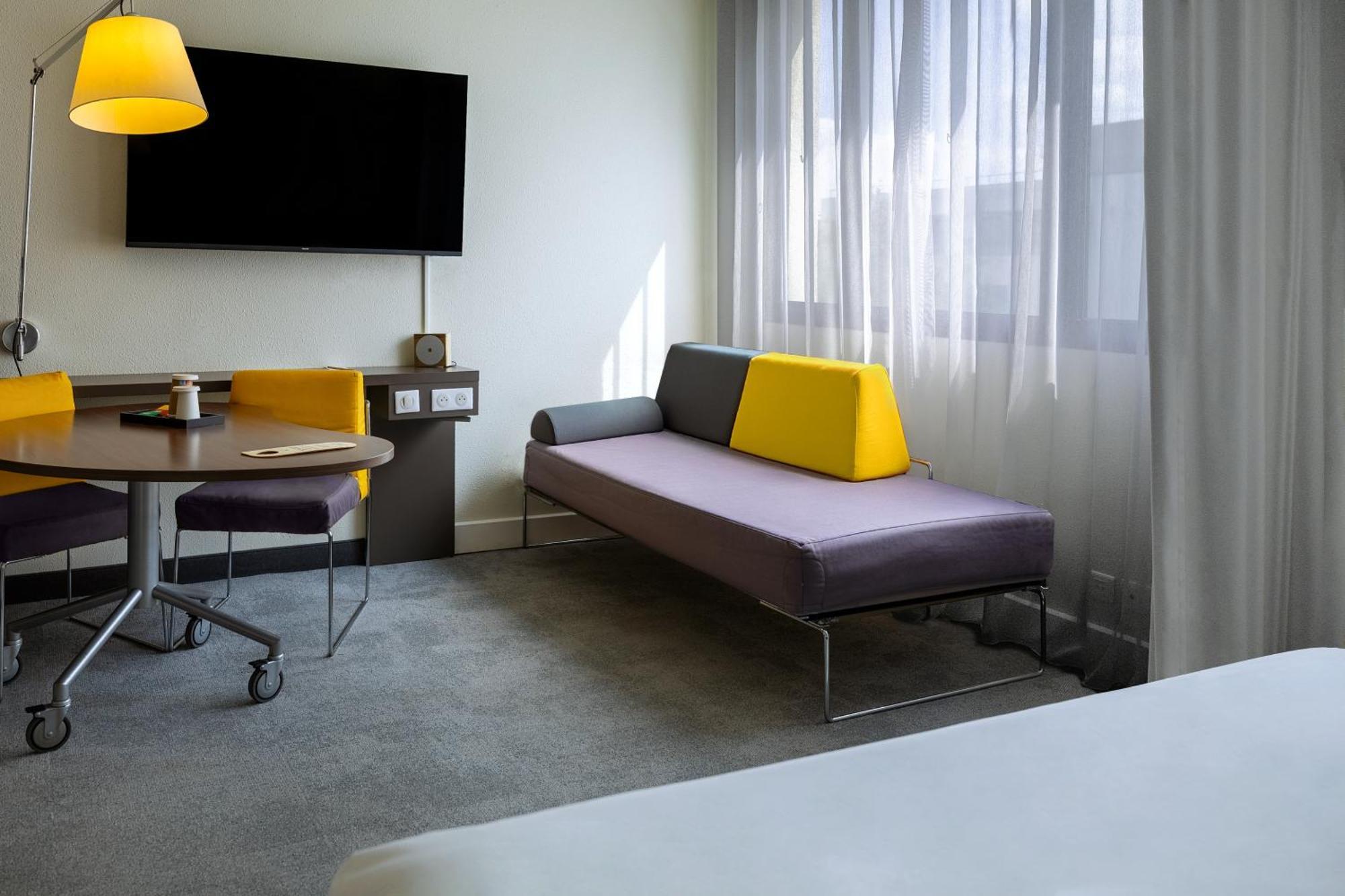 Chambre Double Standard avec Canapé-Lit - Accessible aux Personnes à Mobilité Réduite
