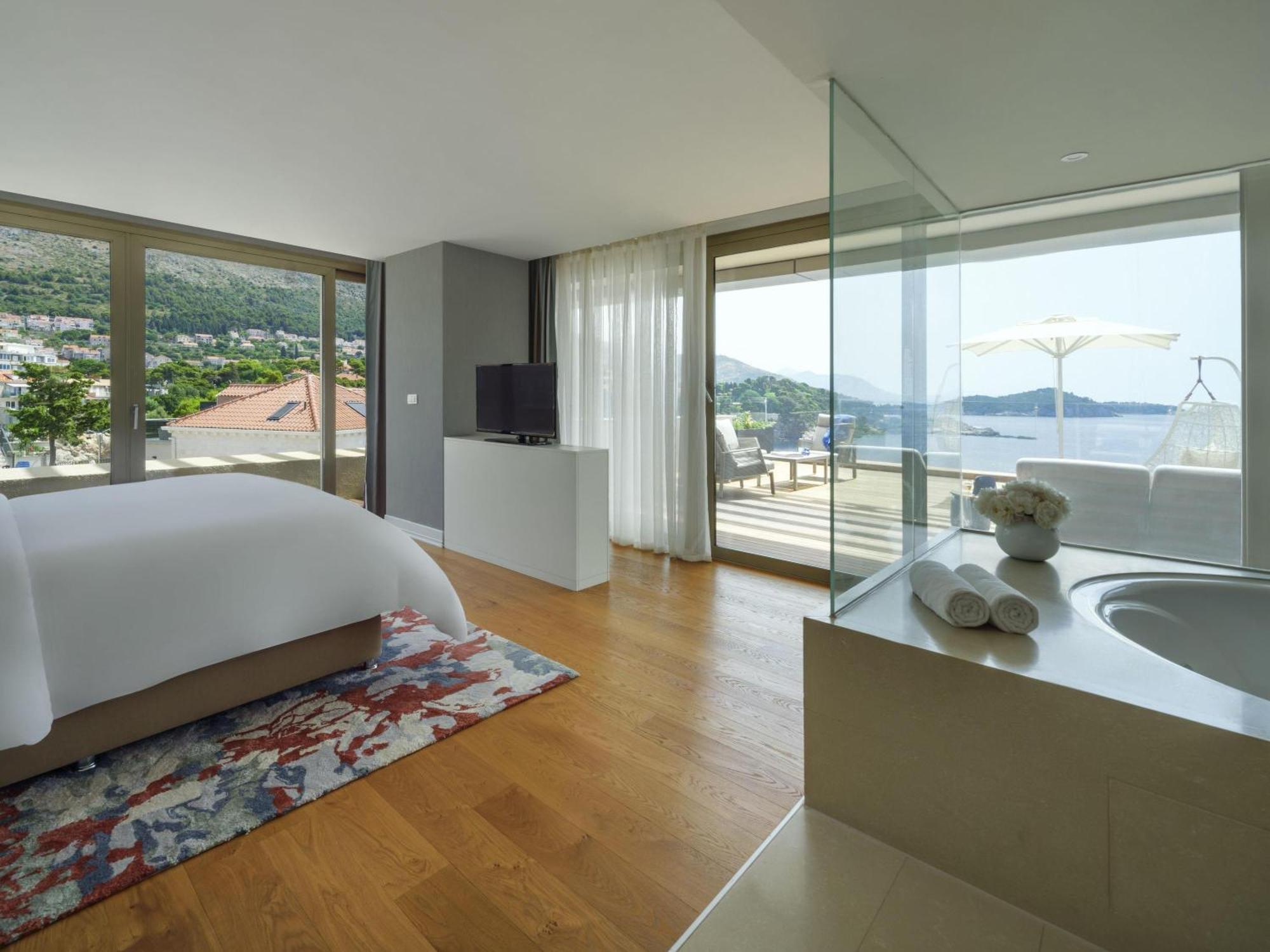 Executive Suite with Balcony and Sea View,1742621540:JPEG