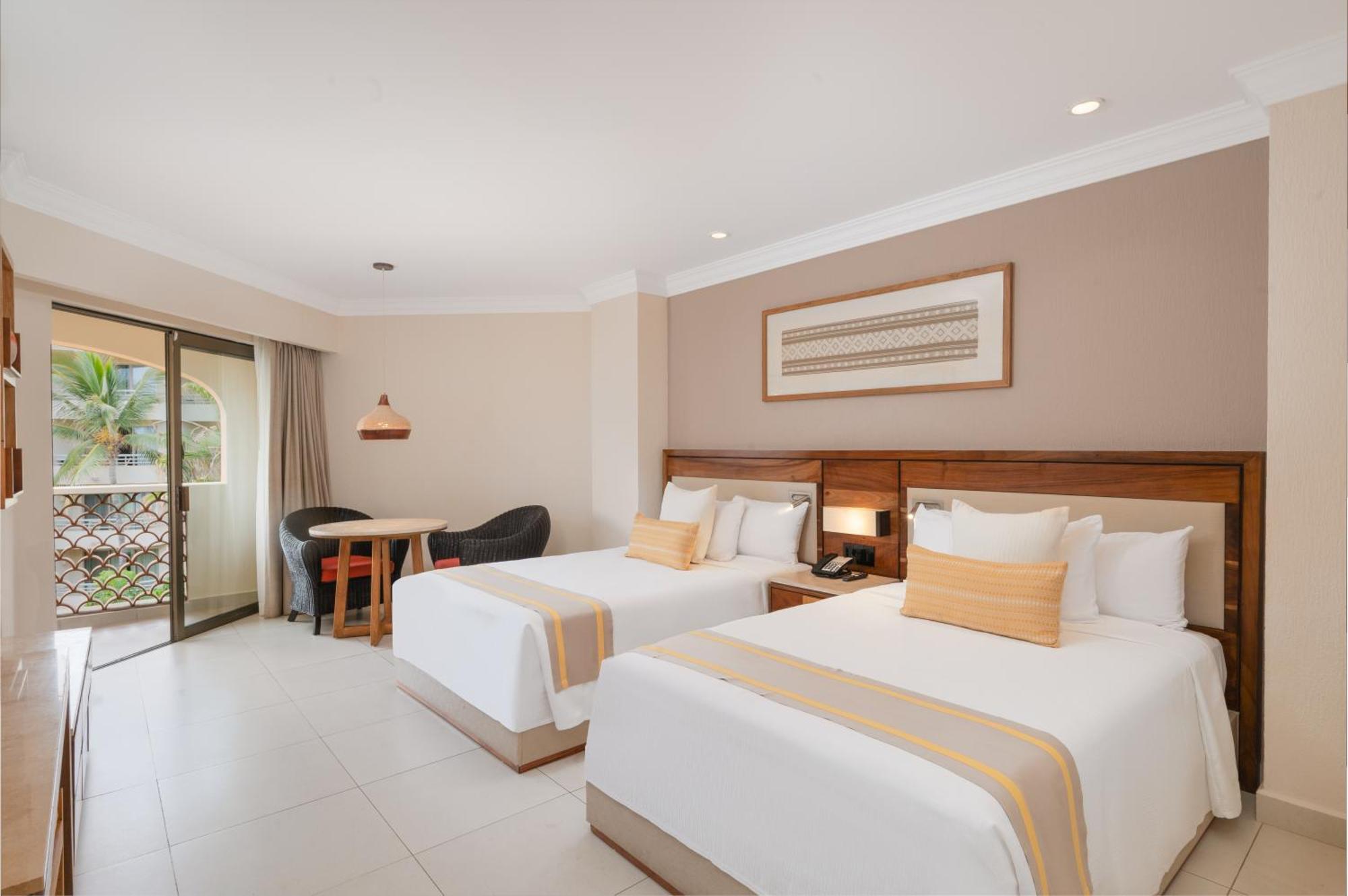 Double or Twin Room with Partial Sea View