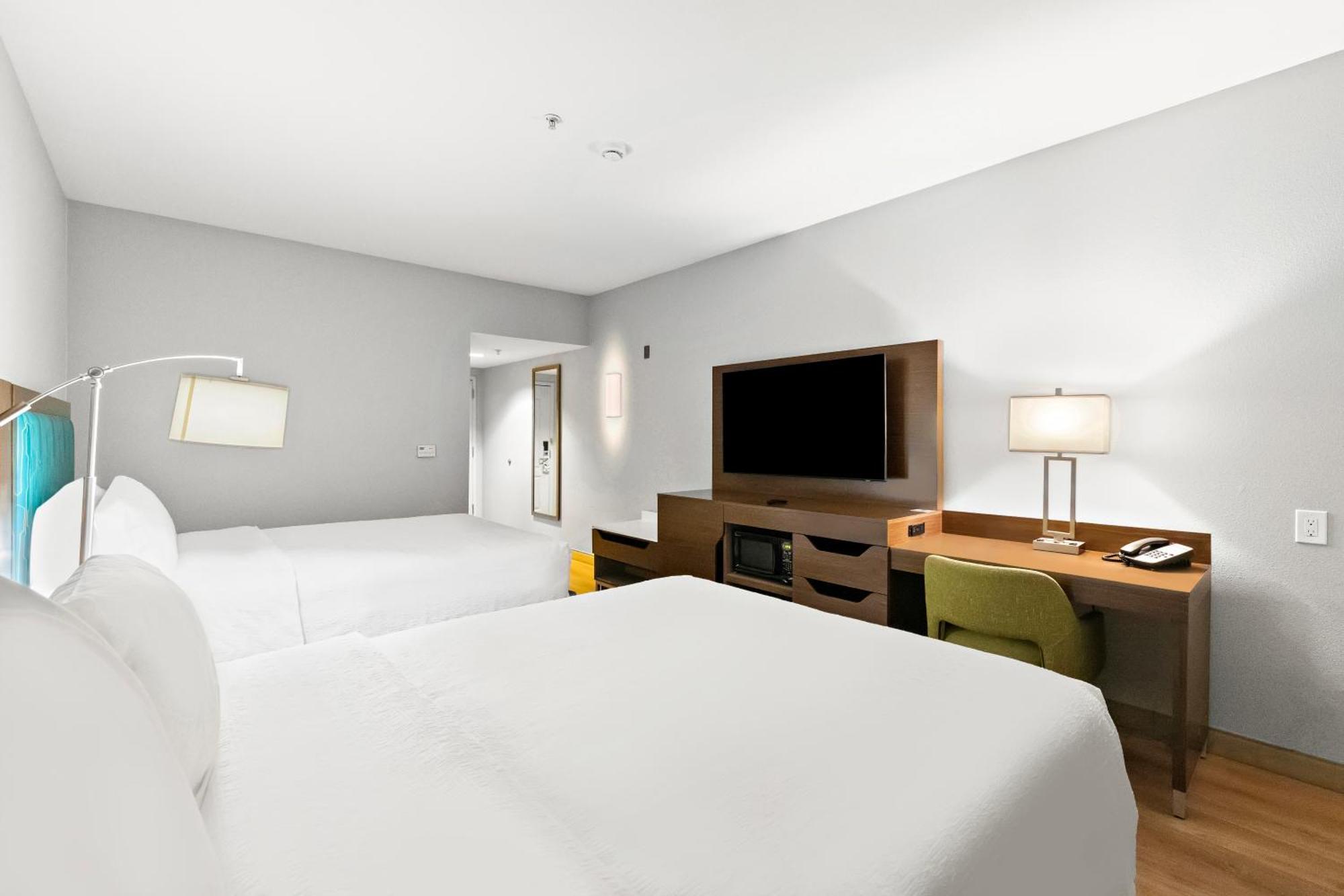 Room with Two Queen Beds - Non-Smoking