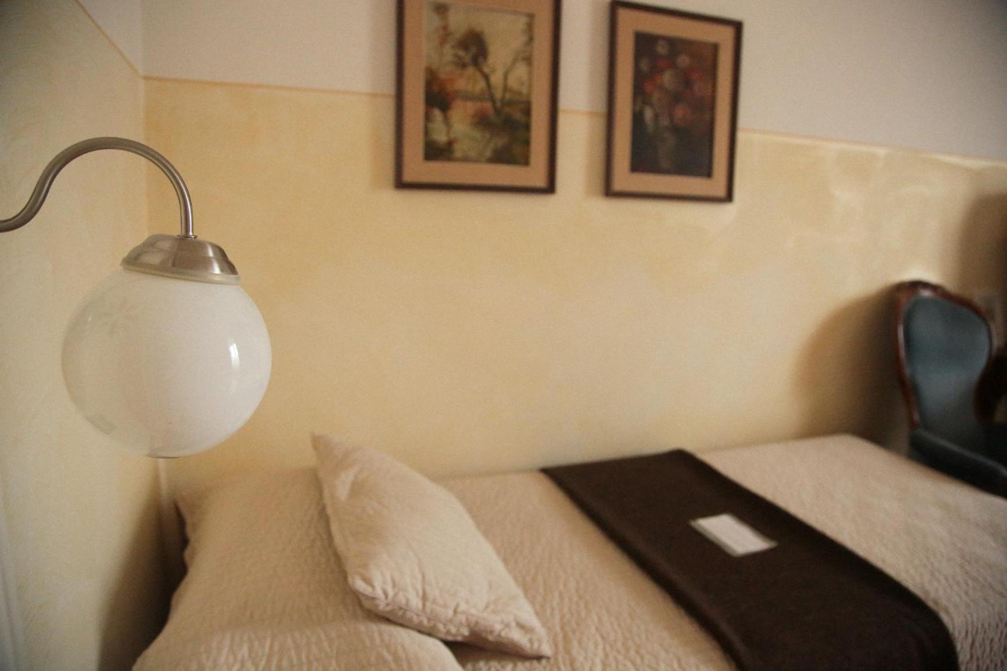 Camera Matrimoniale/Doppia con Letti Singoli con Bagno Privato