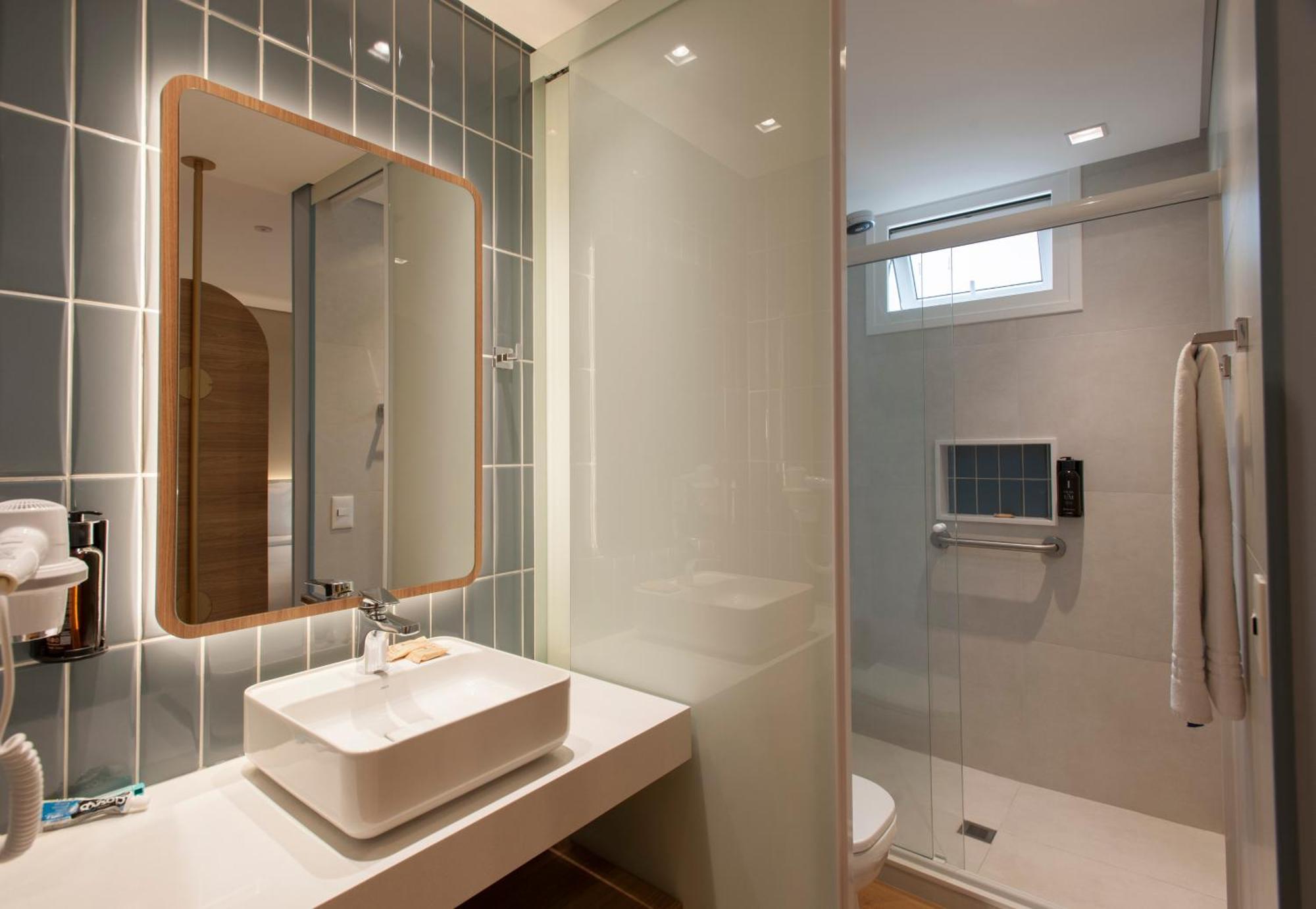 Quarto Luxo com 2 Camas de Solteiro