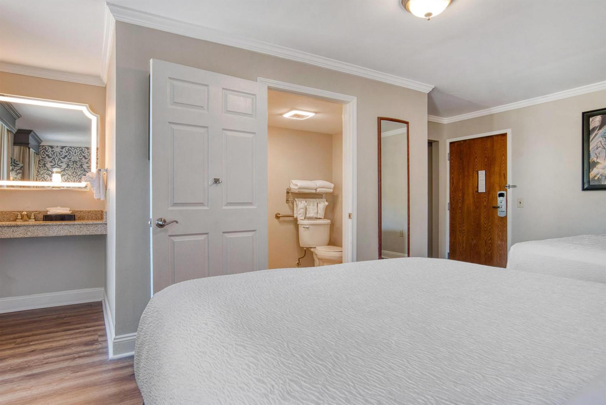 Chambre avec 2 Lits Doubles pour Personnes à Mobilité Réduite