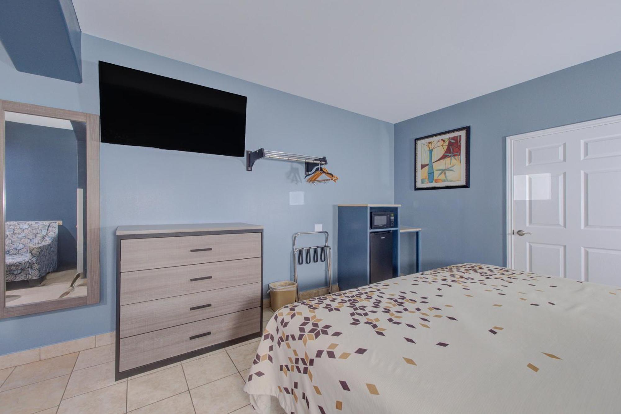 King Bed Accessible Non-Smoking