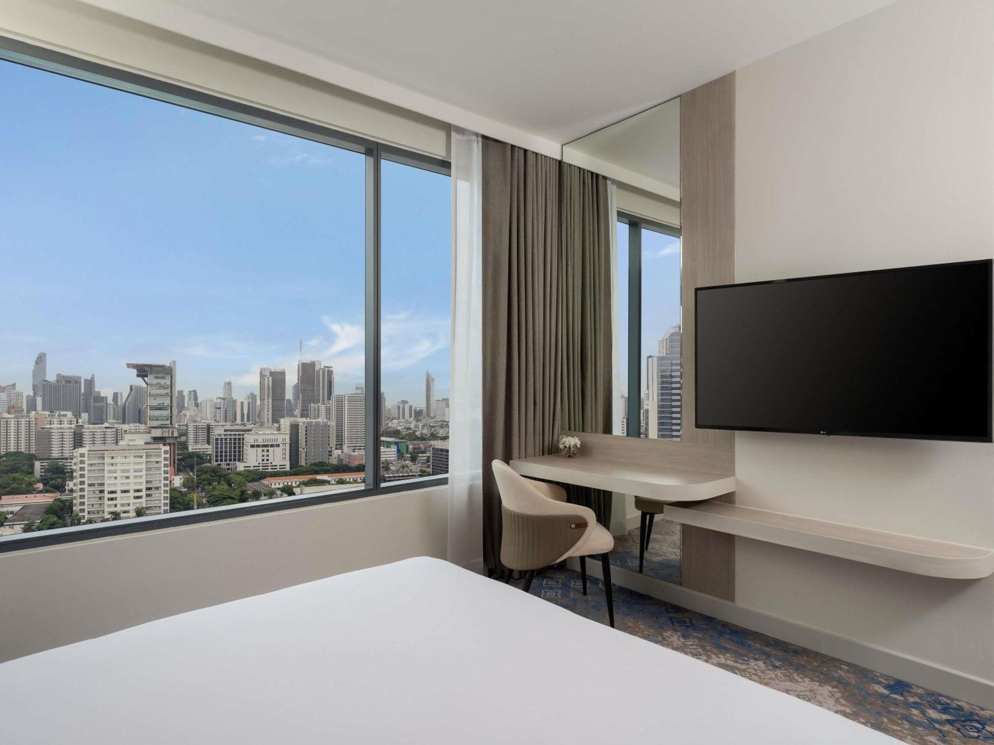 Deluxe Suite 1 Queen bed